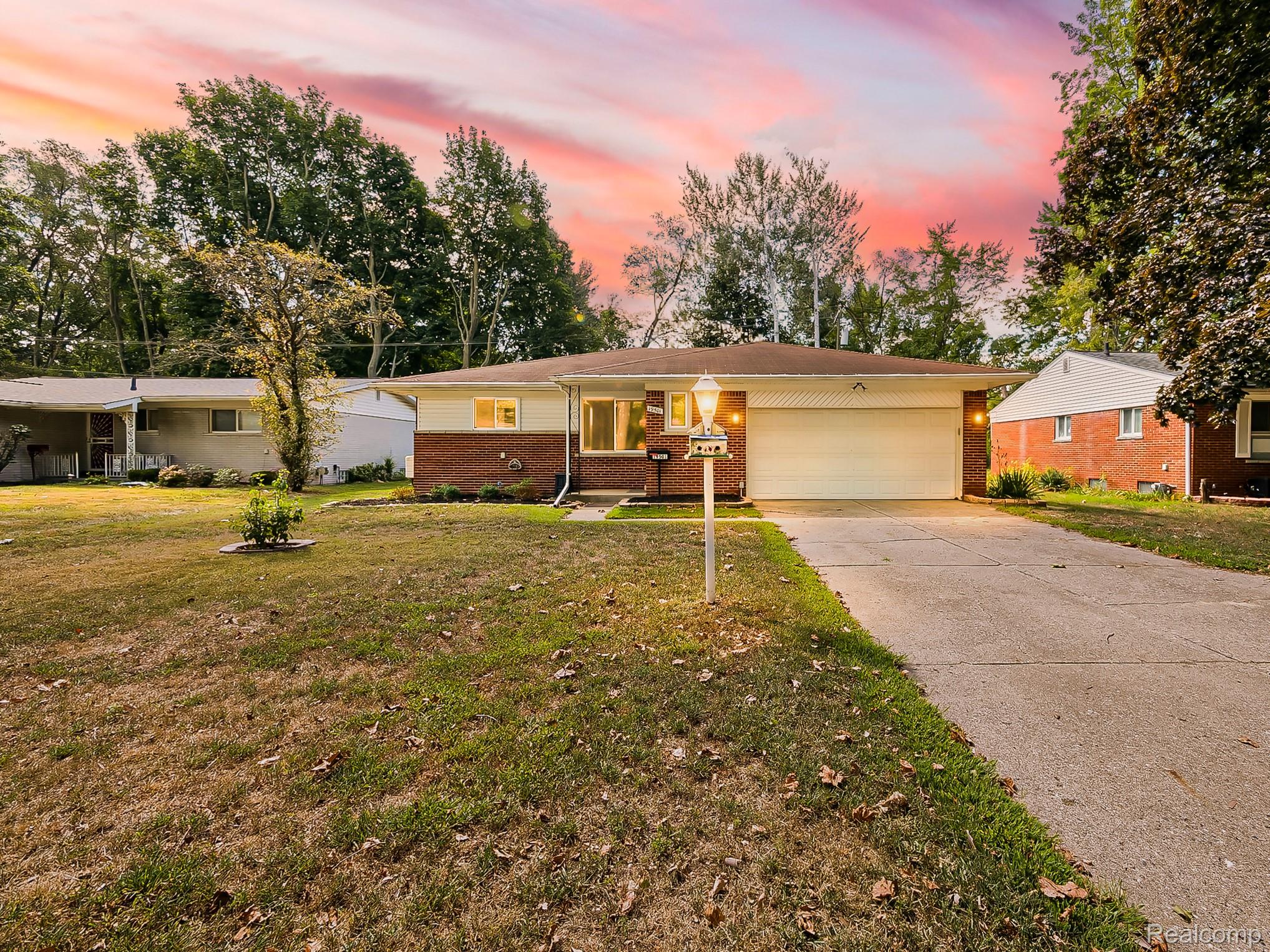19501 Magnolia Parkway Property Photo 1