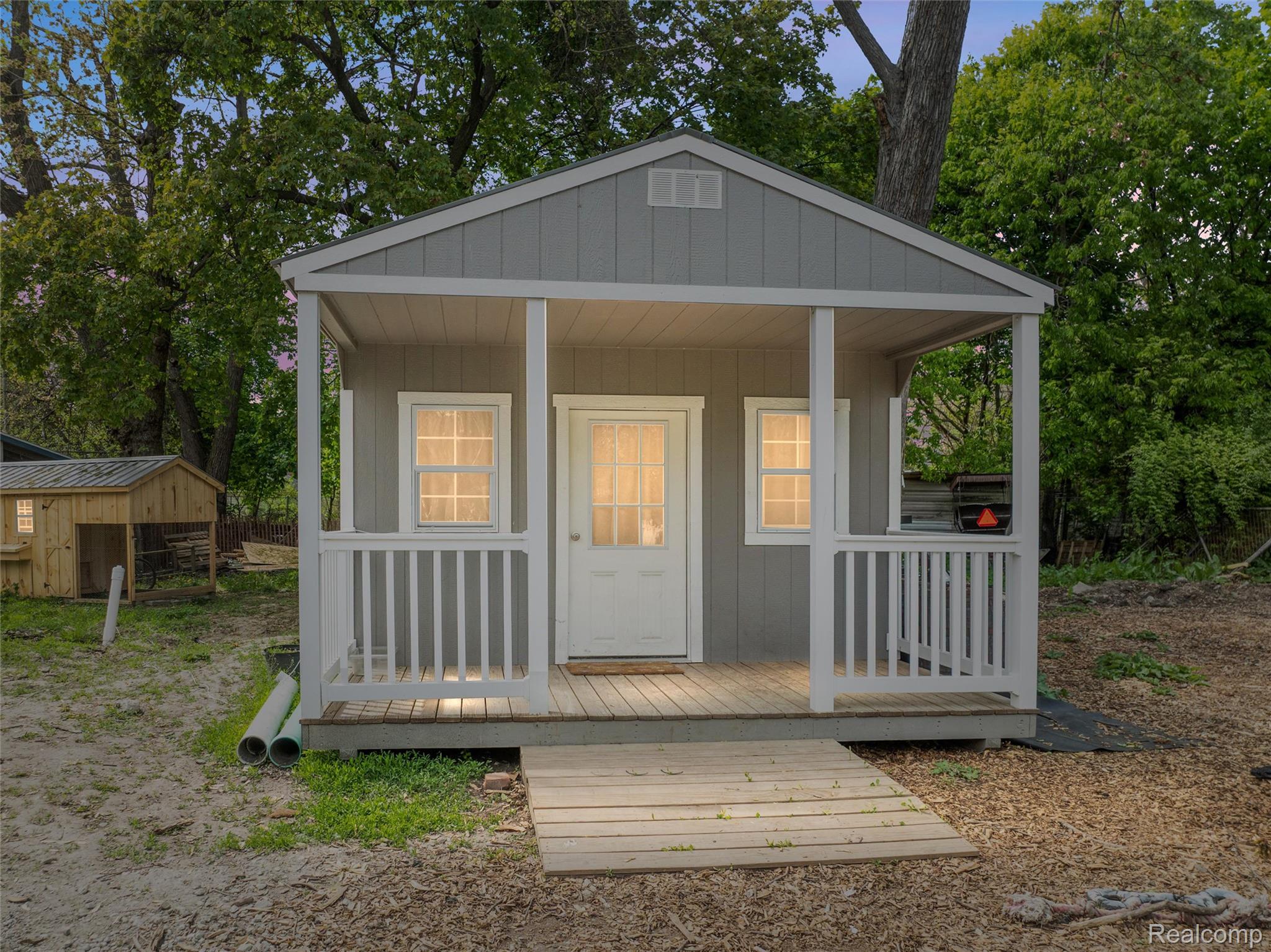 1636 Lawrence Street Property Photo 18