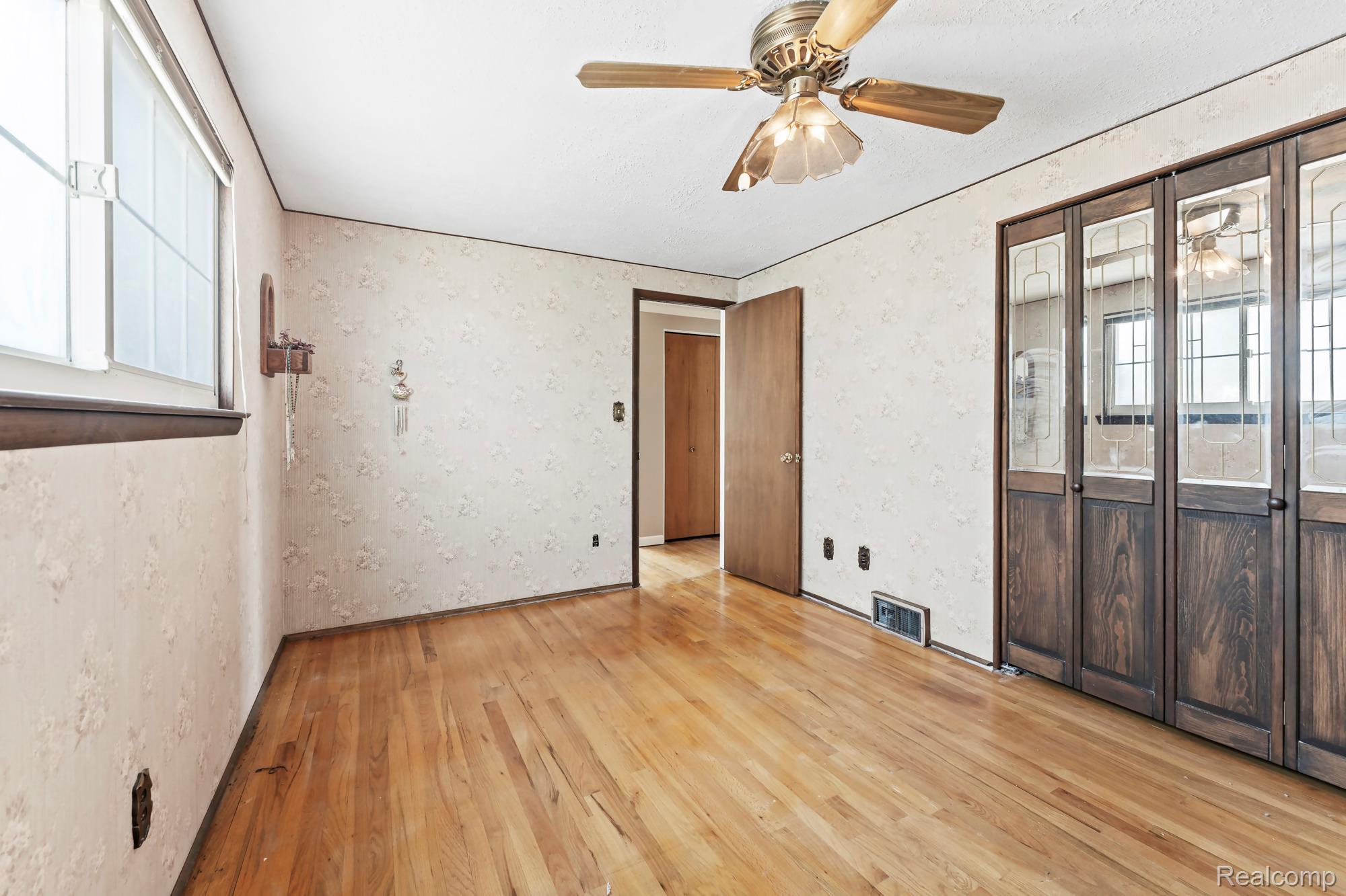 25839 Fairgrove Street Property Photo 12