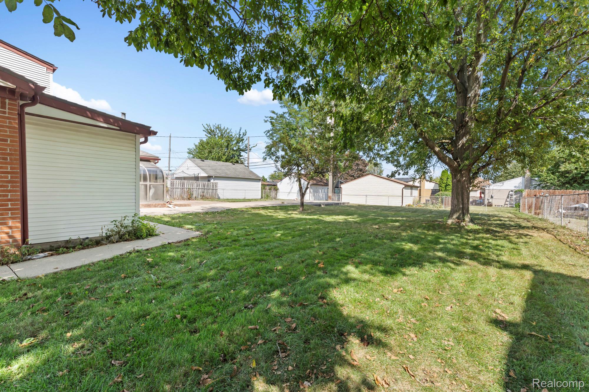 25839 Fairgrove Street Property Photo 24