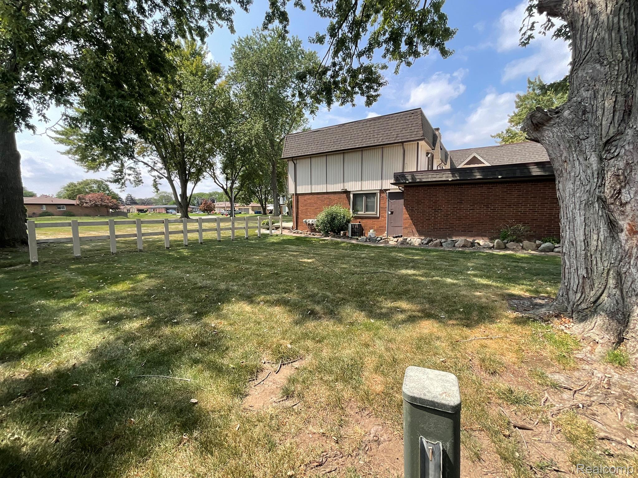 32450 Barclay Square Property Photo 5