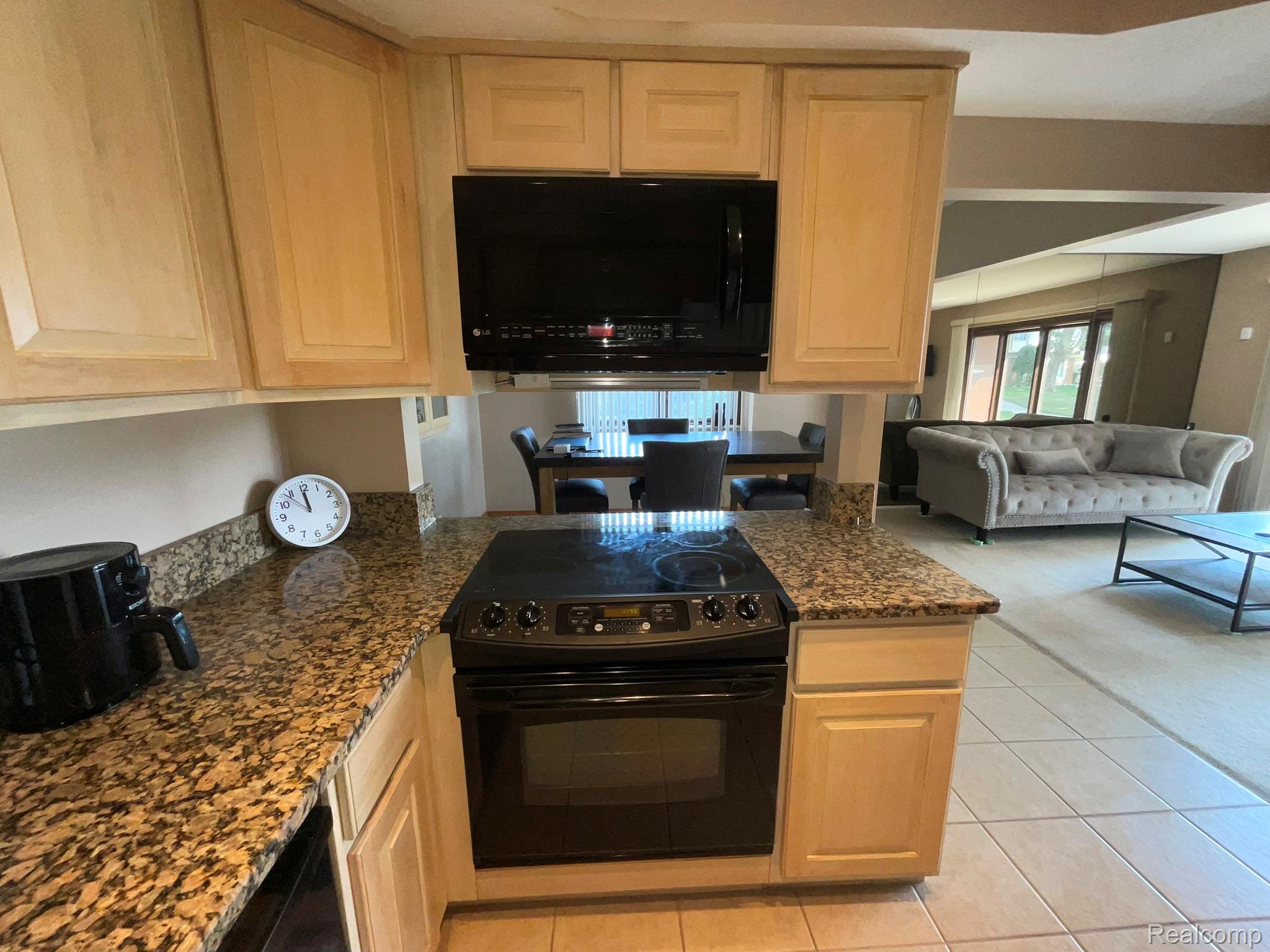 32450 Barclay Square Property Photo 15