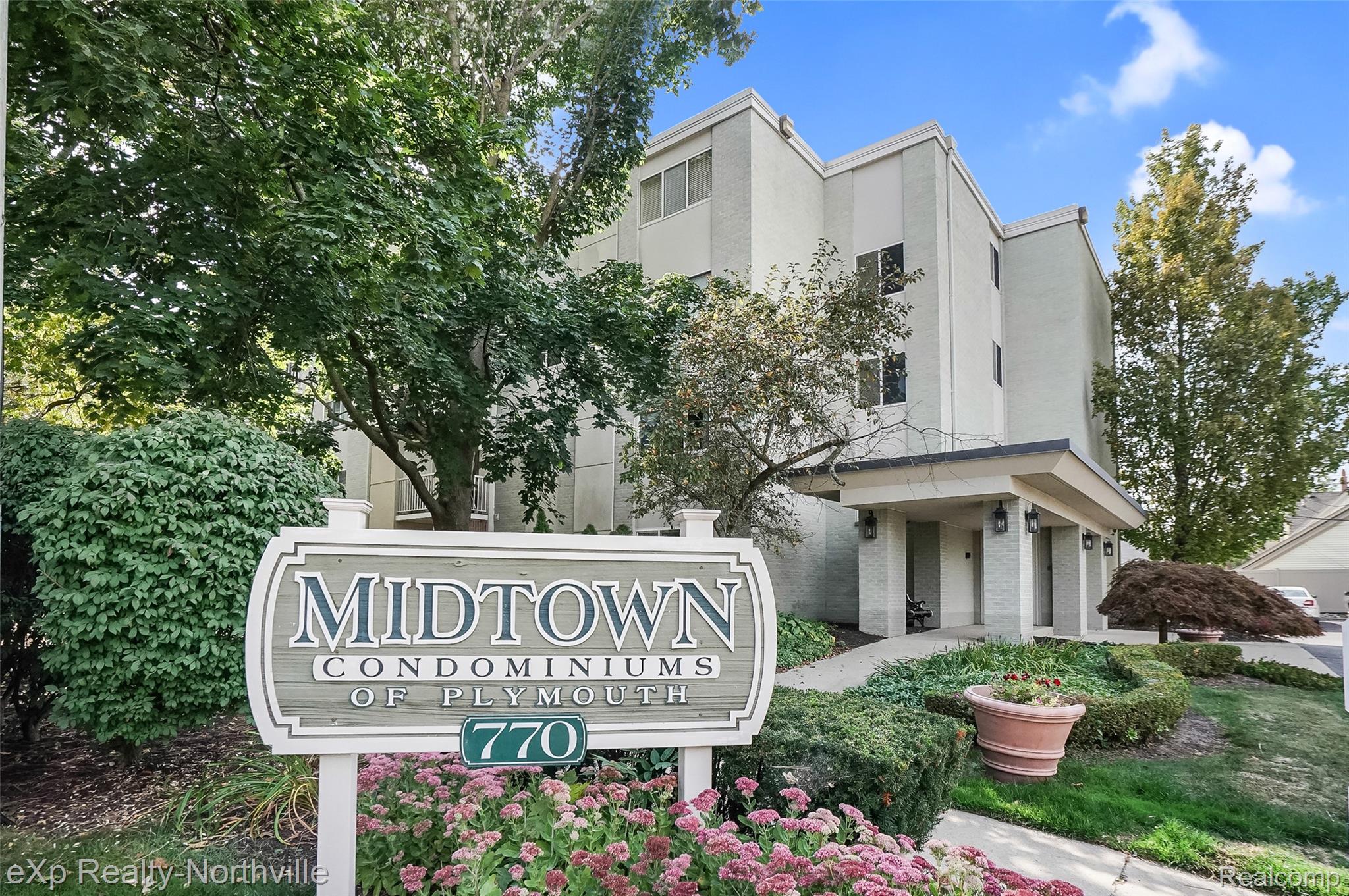 770 Deer Street 204