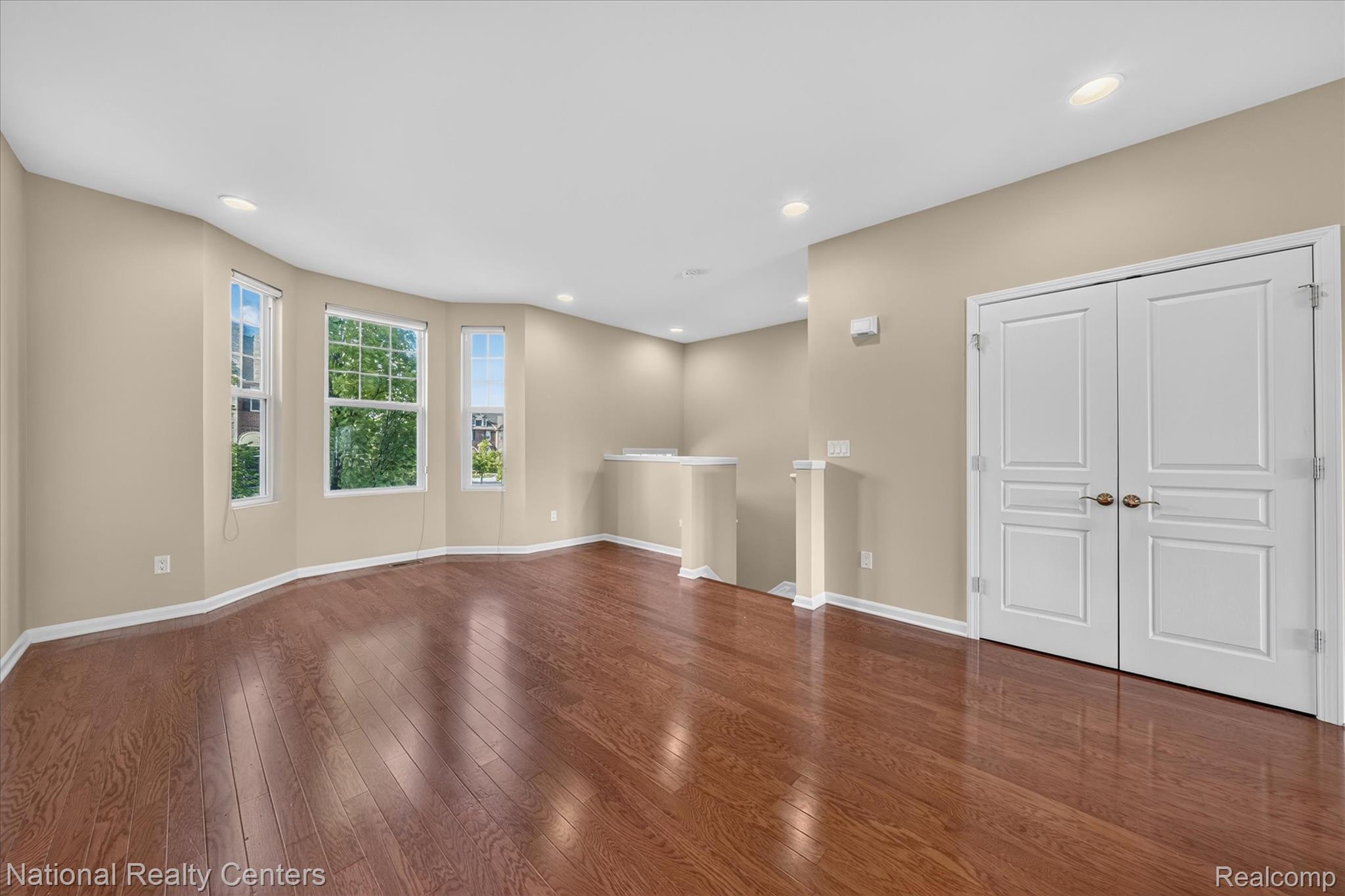 330 Glenhurst Boulevard Property Photo 11