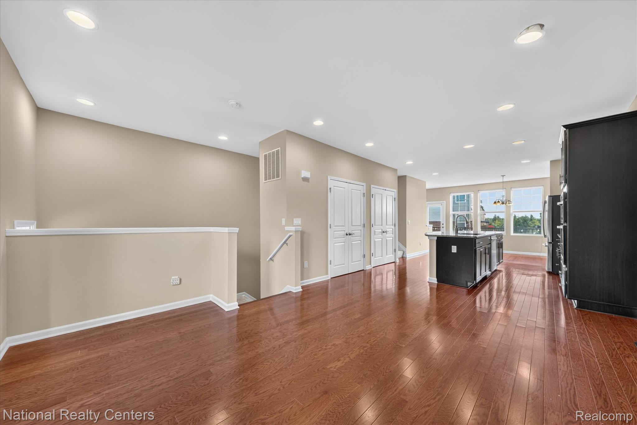 330 Glenhurst Boulevard Property Photo 12