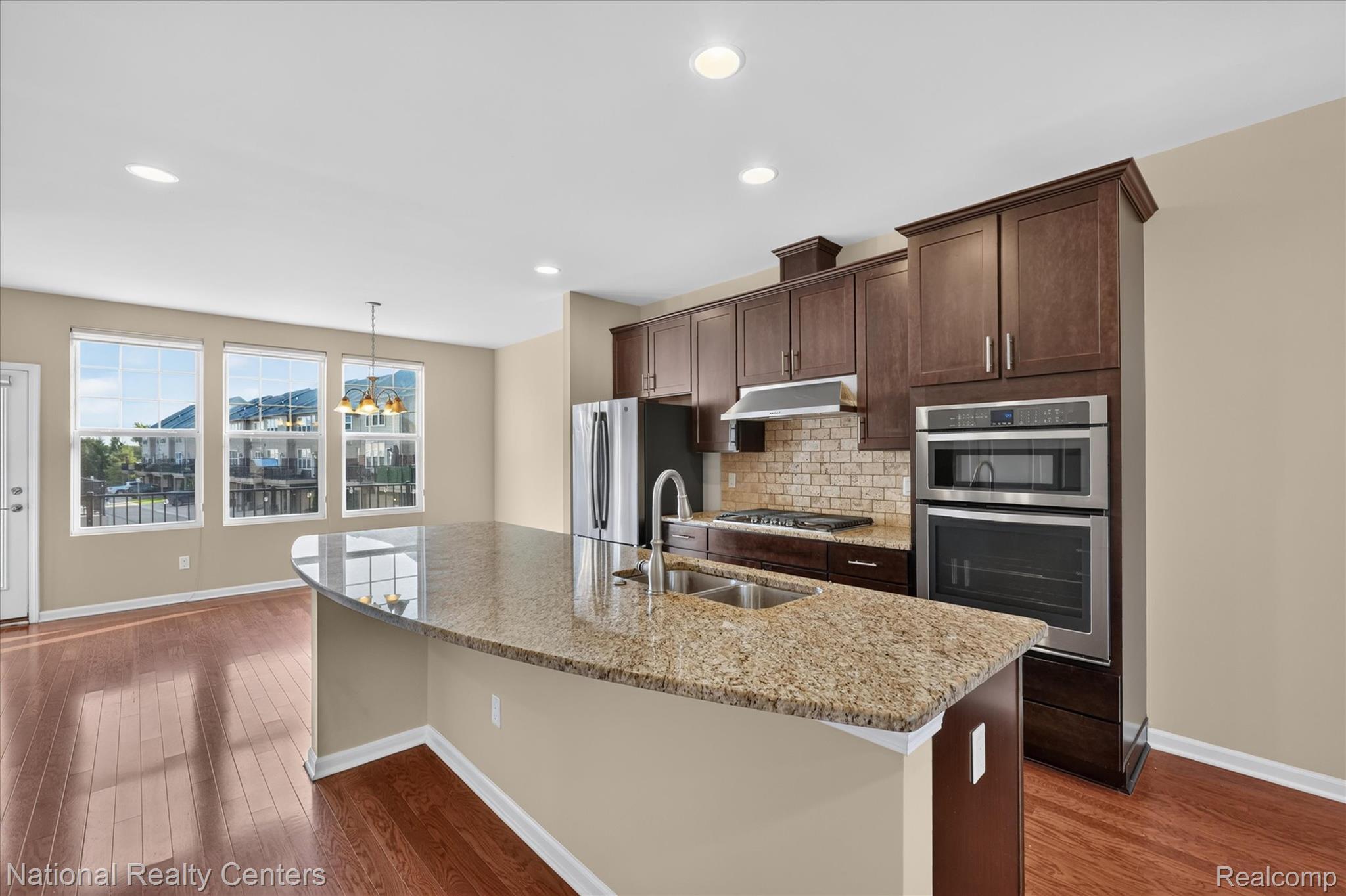 330 Glenhurst Boulevard Property Photo 14