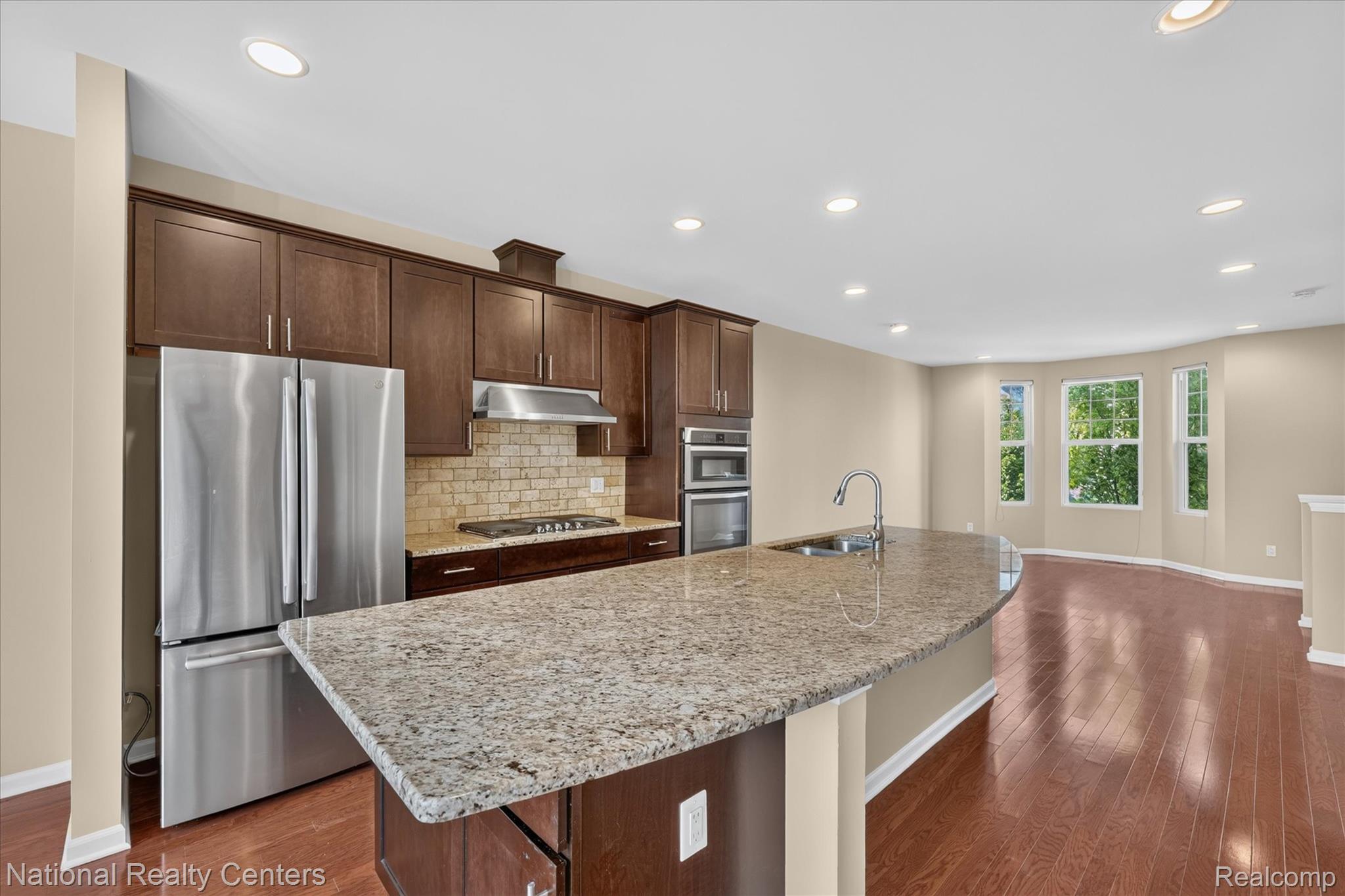330 Glenhurst Boulevard Property Photo 15