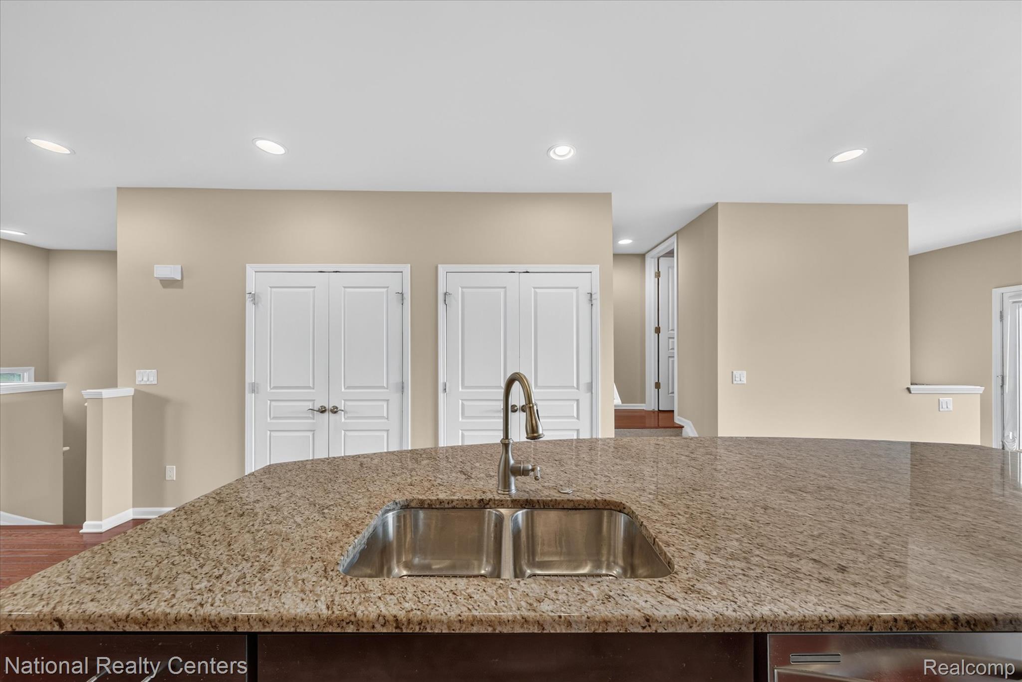 330 Glenhurst Boulevard Property Photo 18