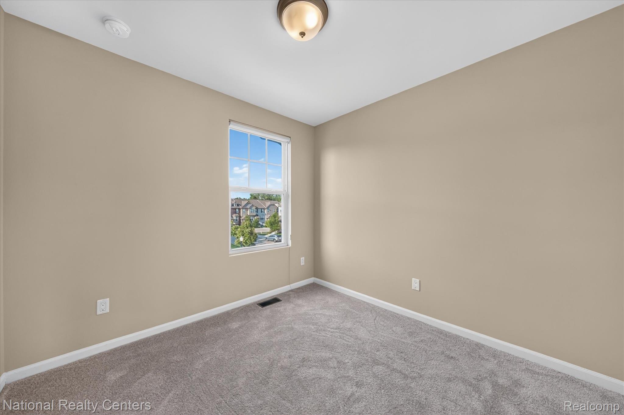 330 Glenhurst Boulevard Property Photo 23