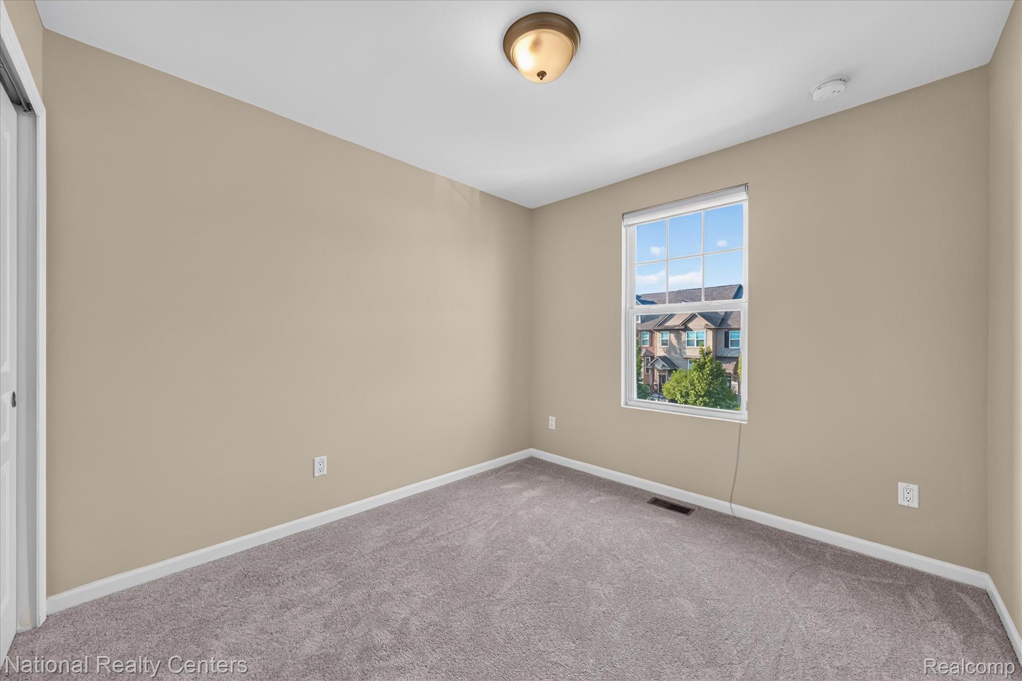 330 Glenhurst Boulevard Property Photo 26