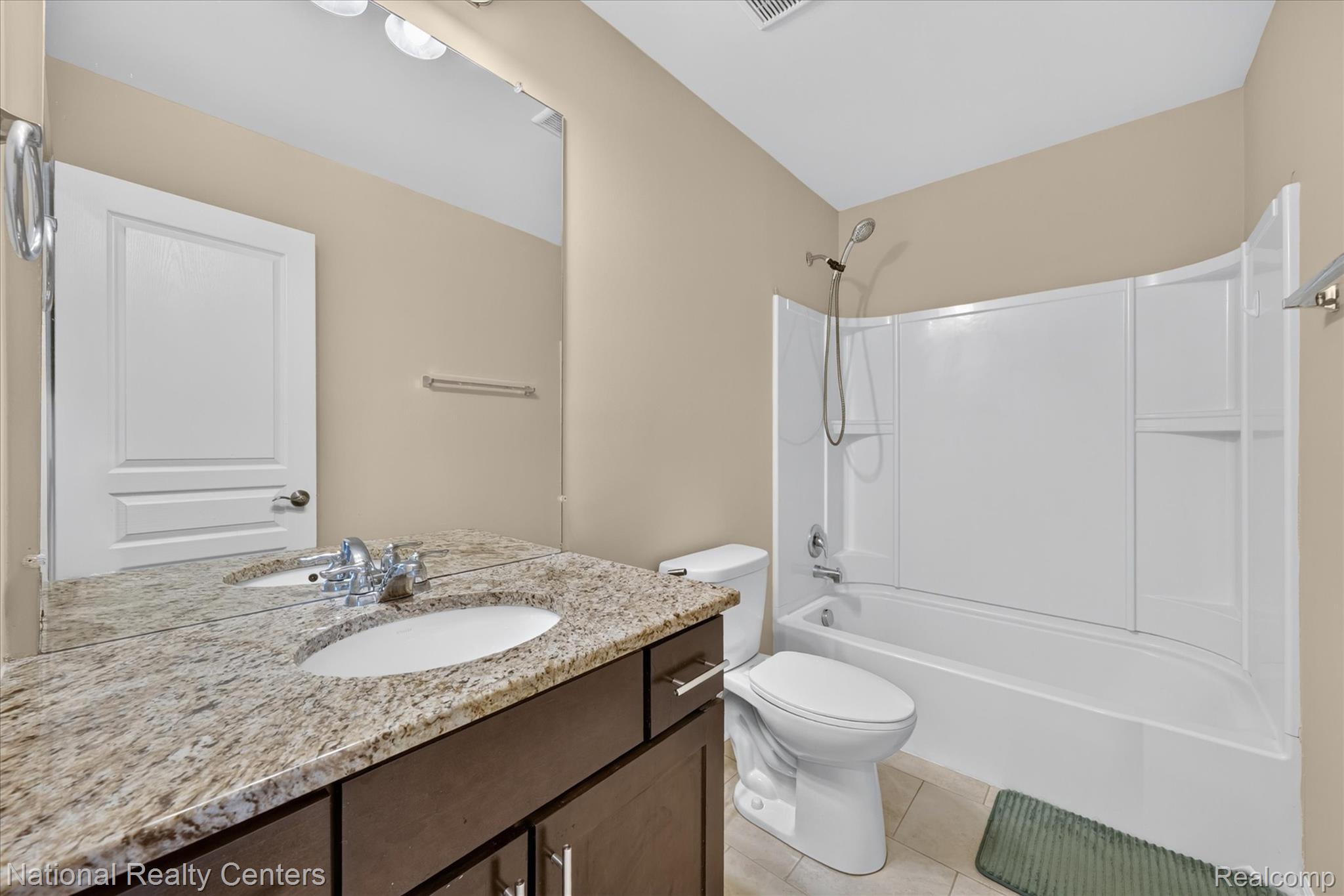 330 Glenhurst Boulevard Property Photo 29