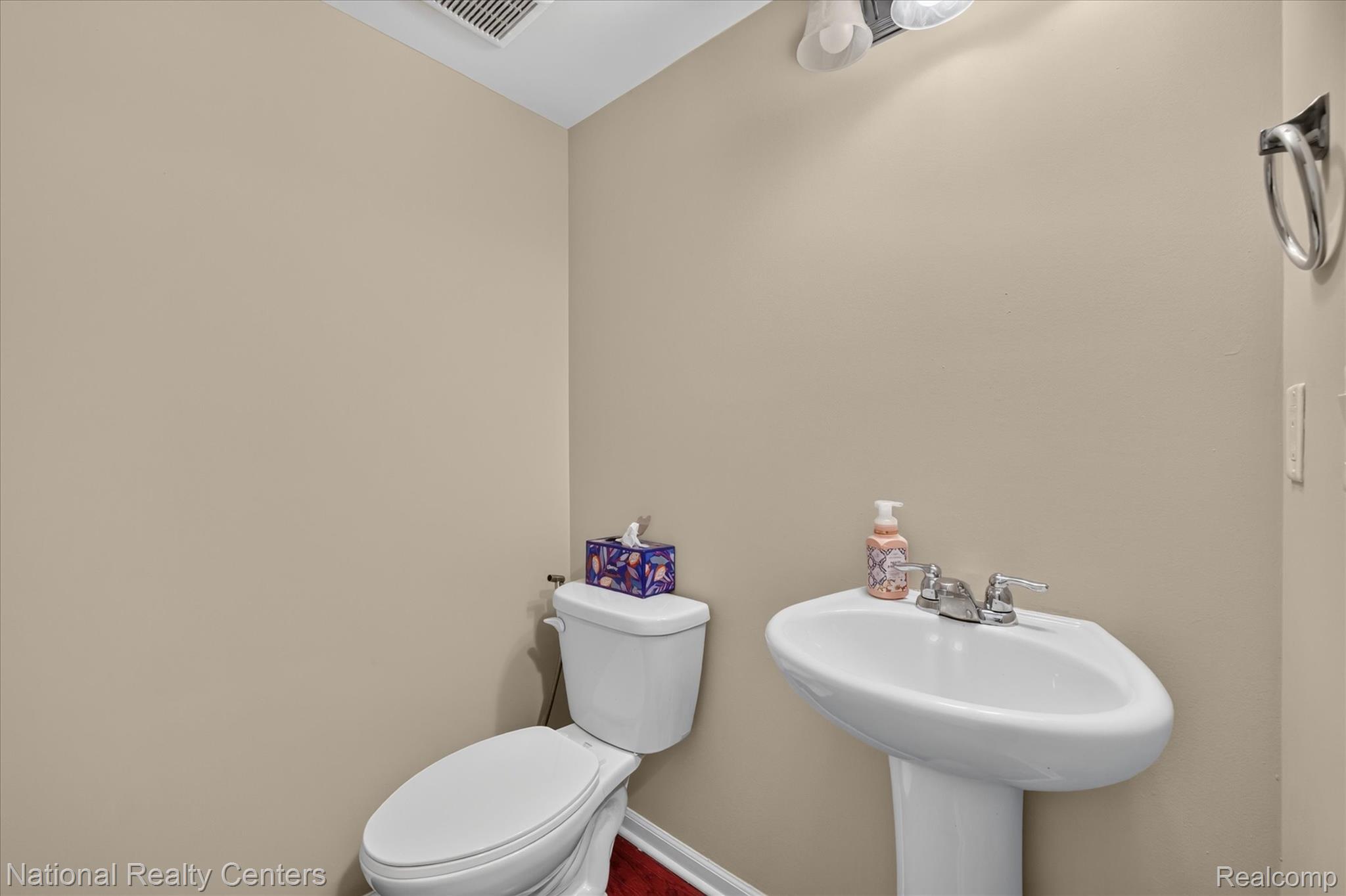 330 Glenhurst Boulevard Property Photo 36