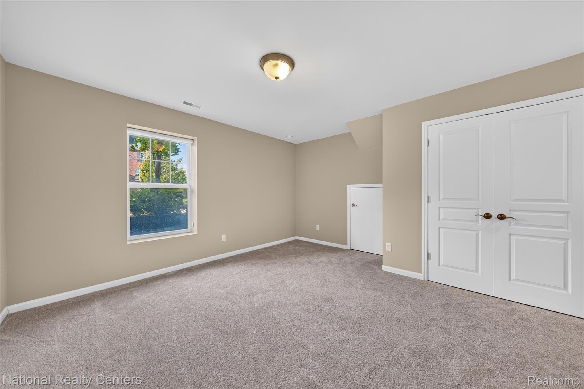 330 Glenhurst Boulevard Property Photo 38