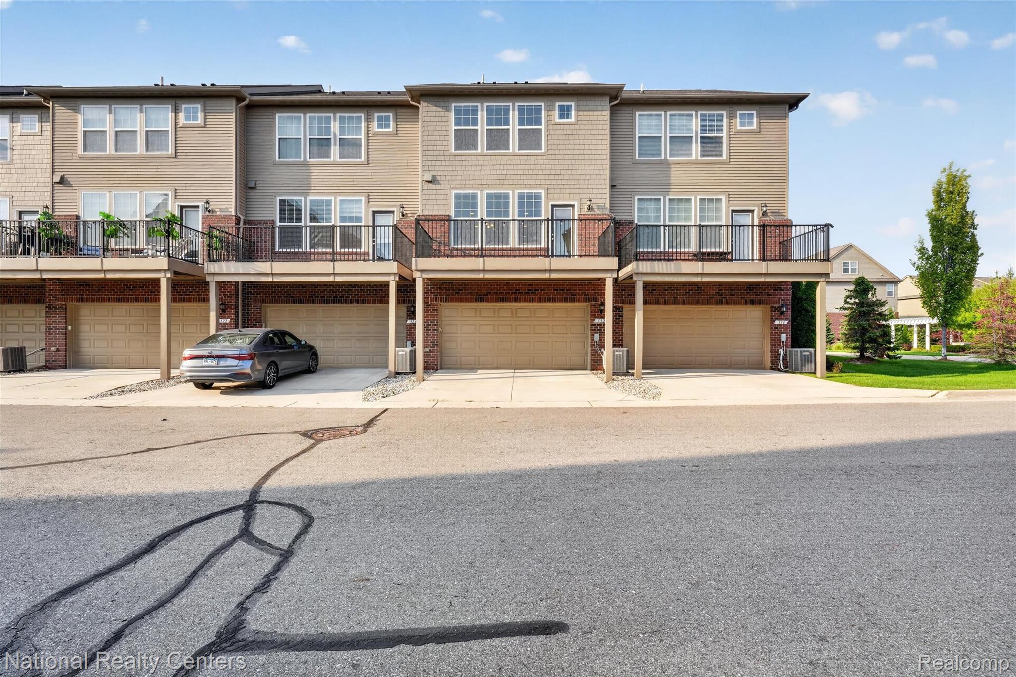 330 Glenhurst Boulevard Property Photo 47