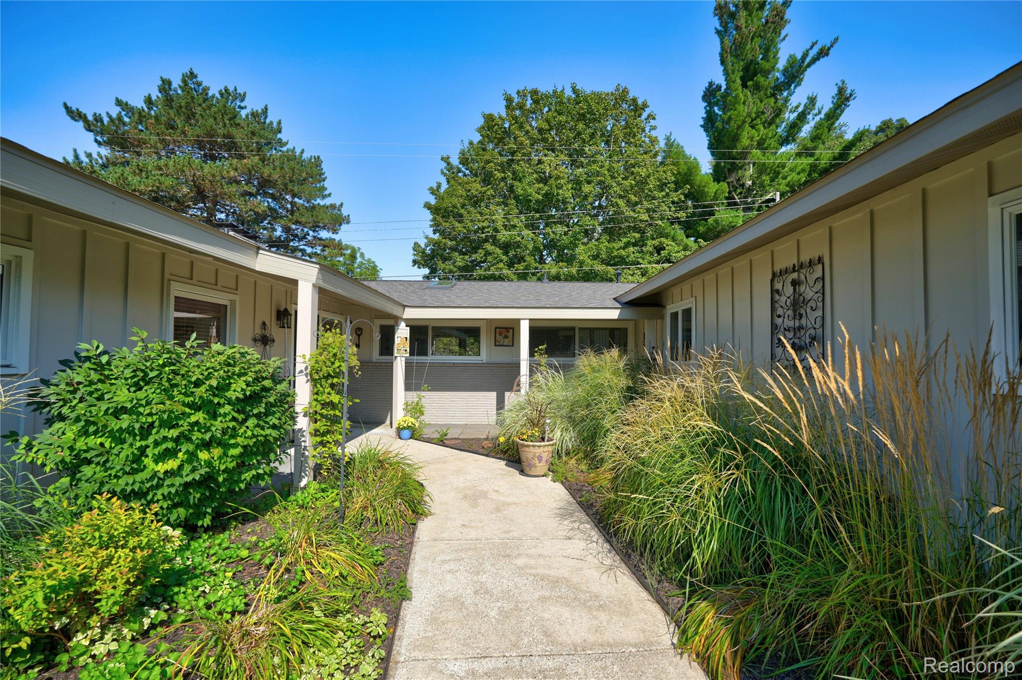 6243 Westview Drive Property Photo 12