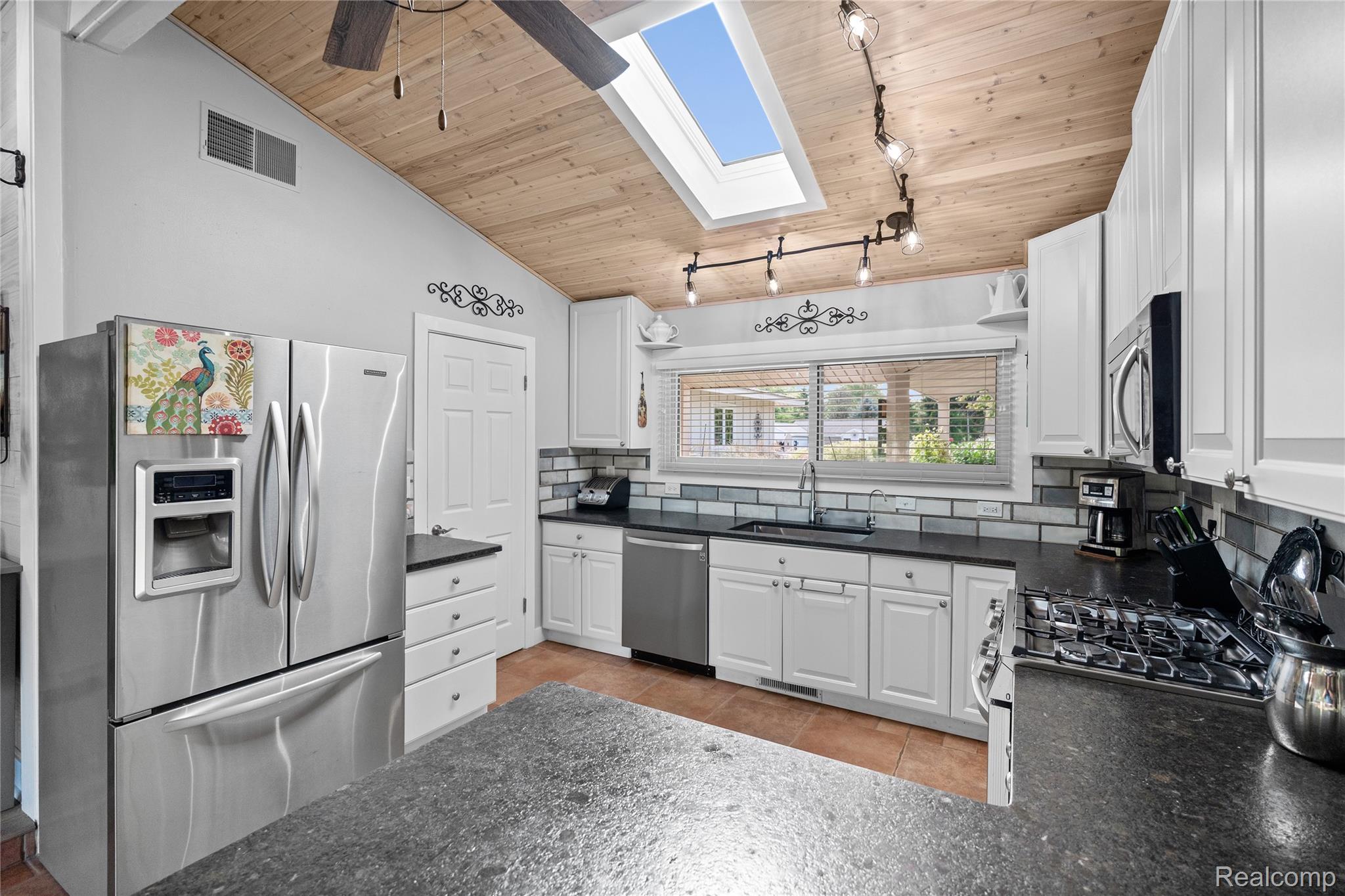 6243 Westview Drive Property Photo 49