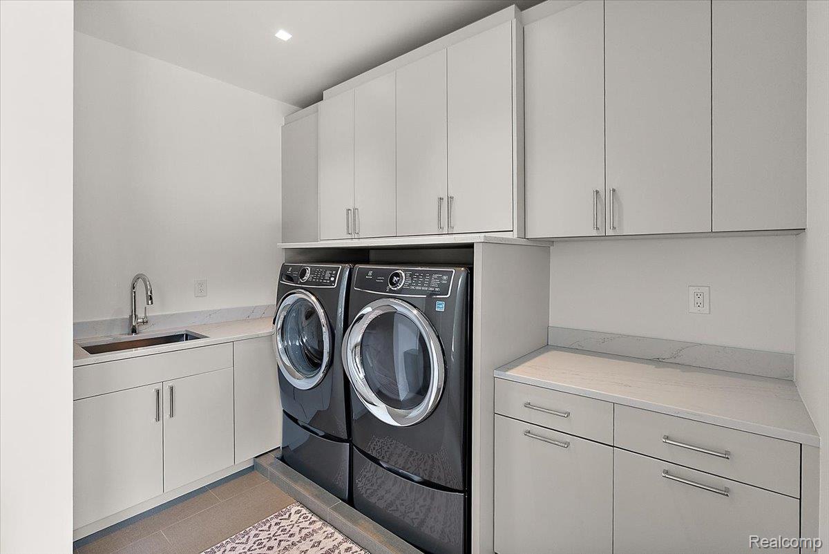 1099 N Glenhurst Drive Property Photo 47