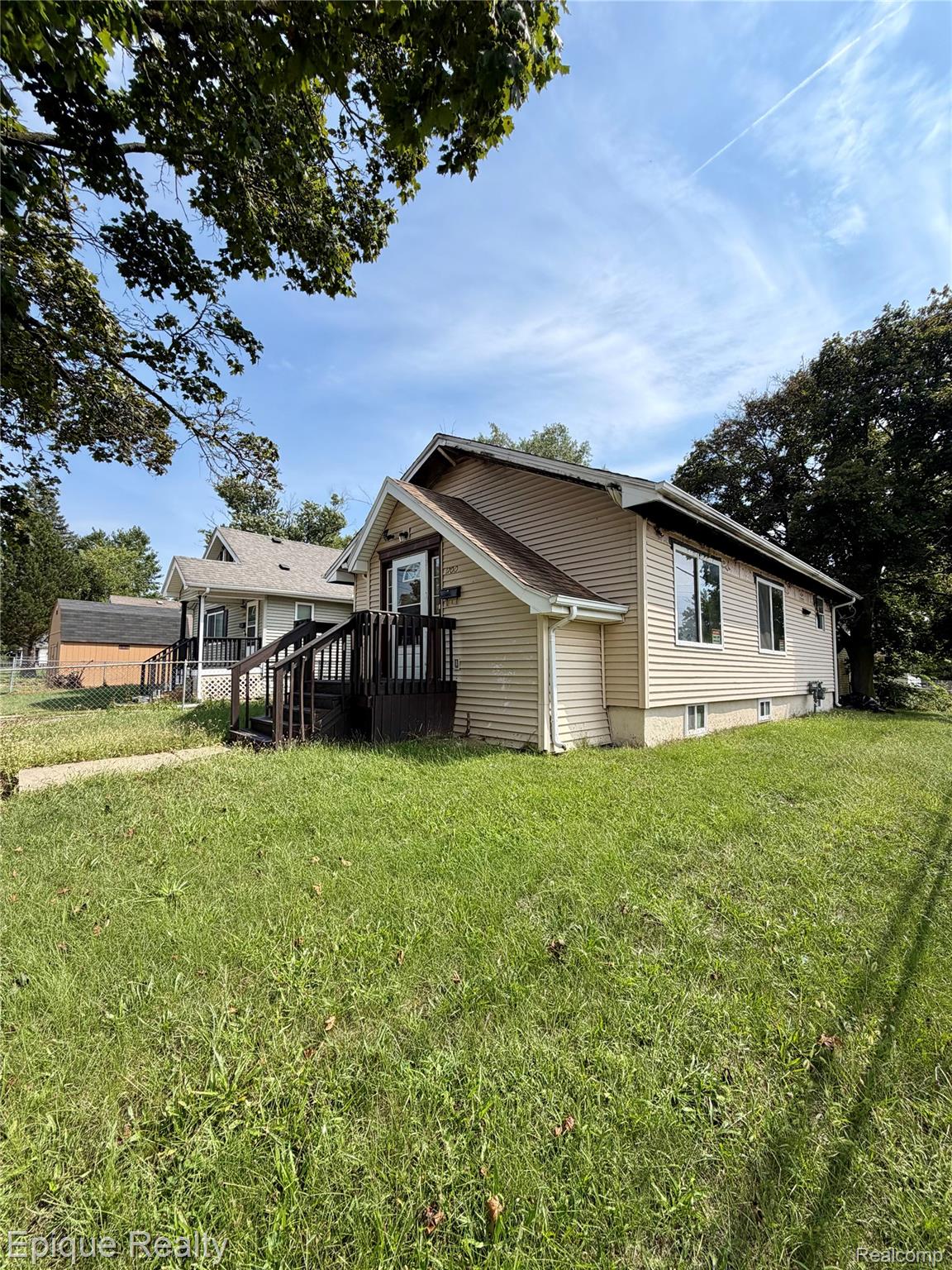 1700 Delaware Avenue Property Photo 3