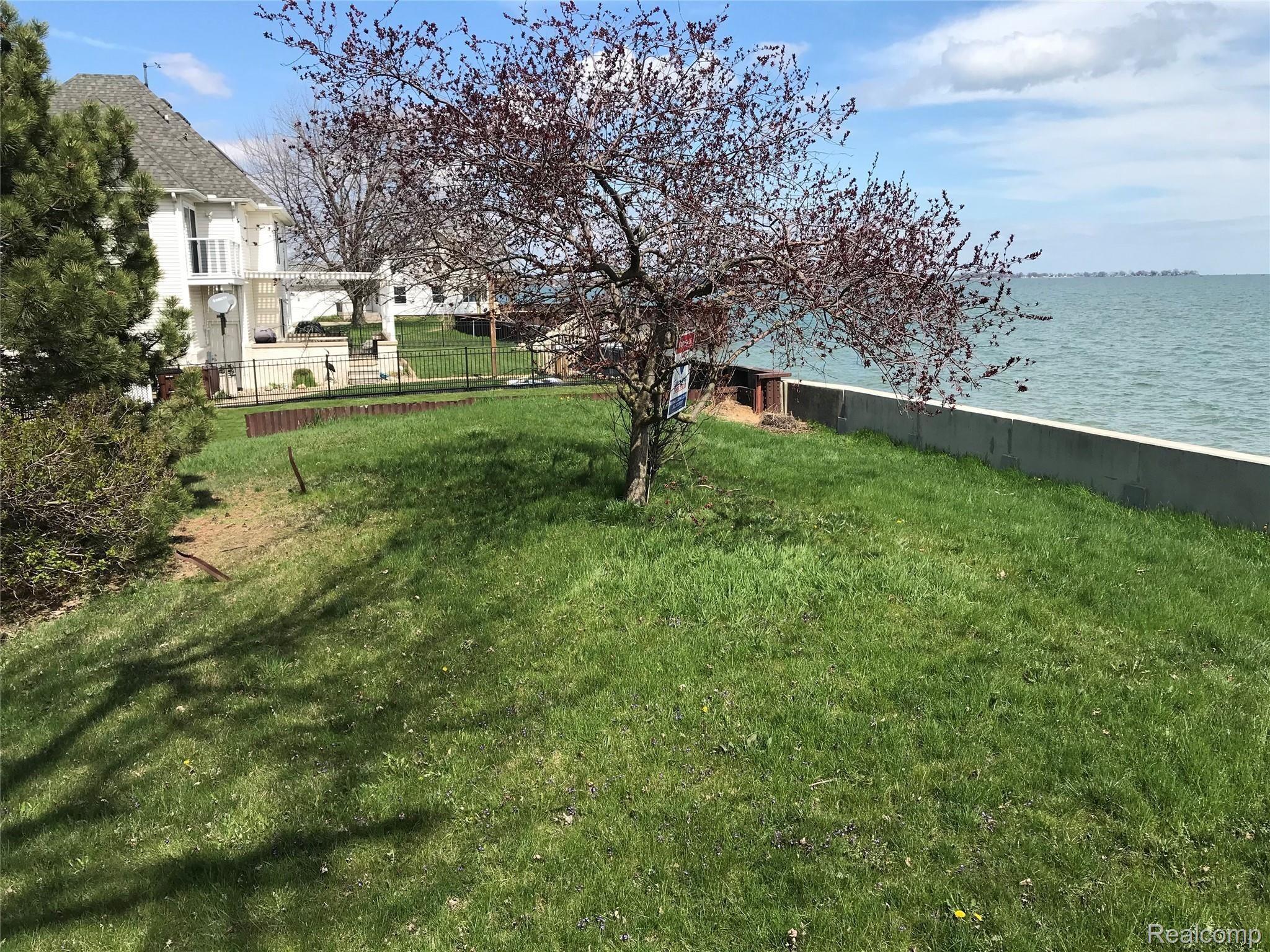 00 Edgewater Property Photo 1
