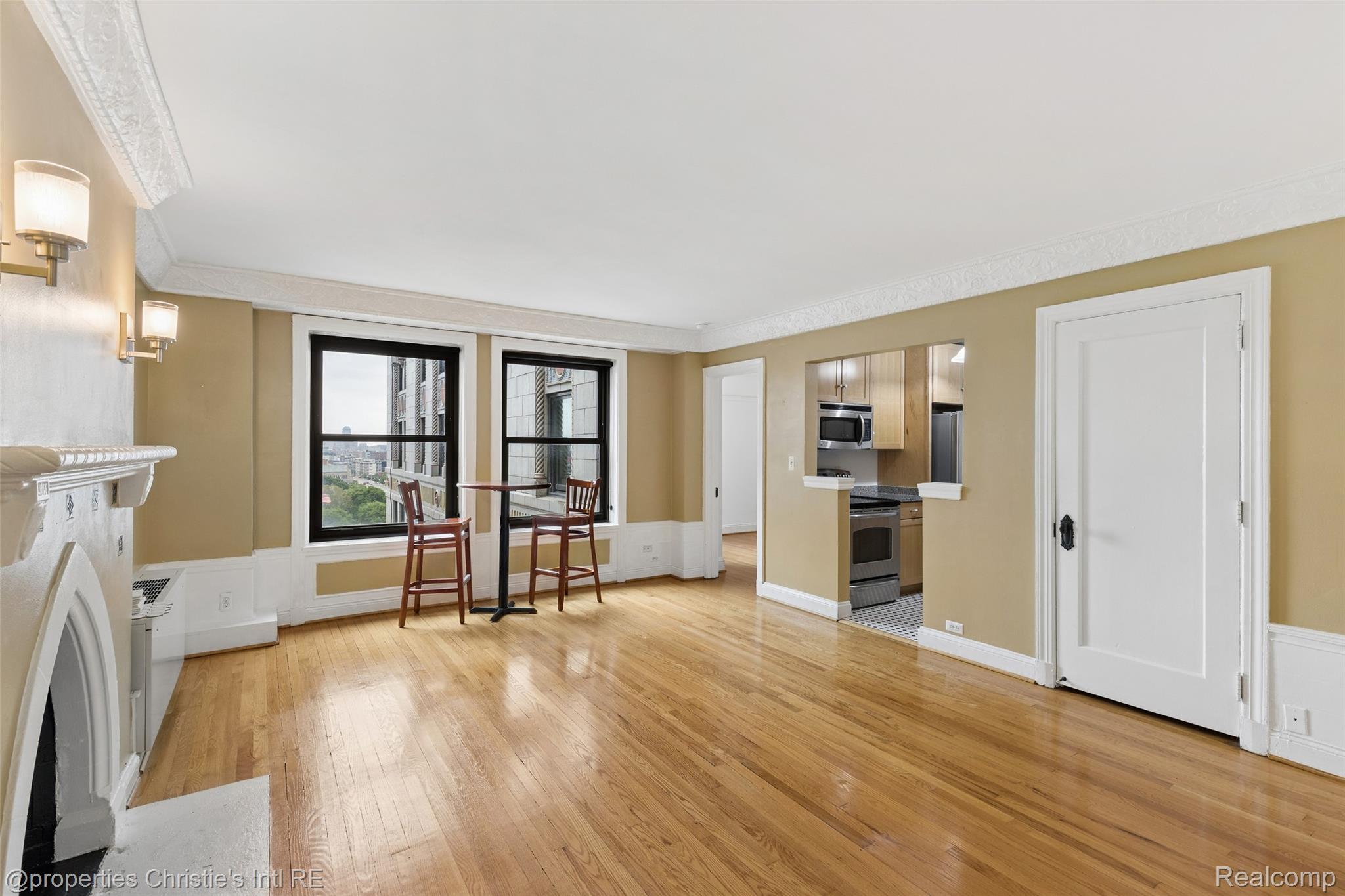 15 E Kirby Street 1107 Property Photo 6