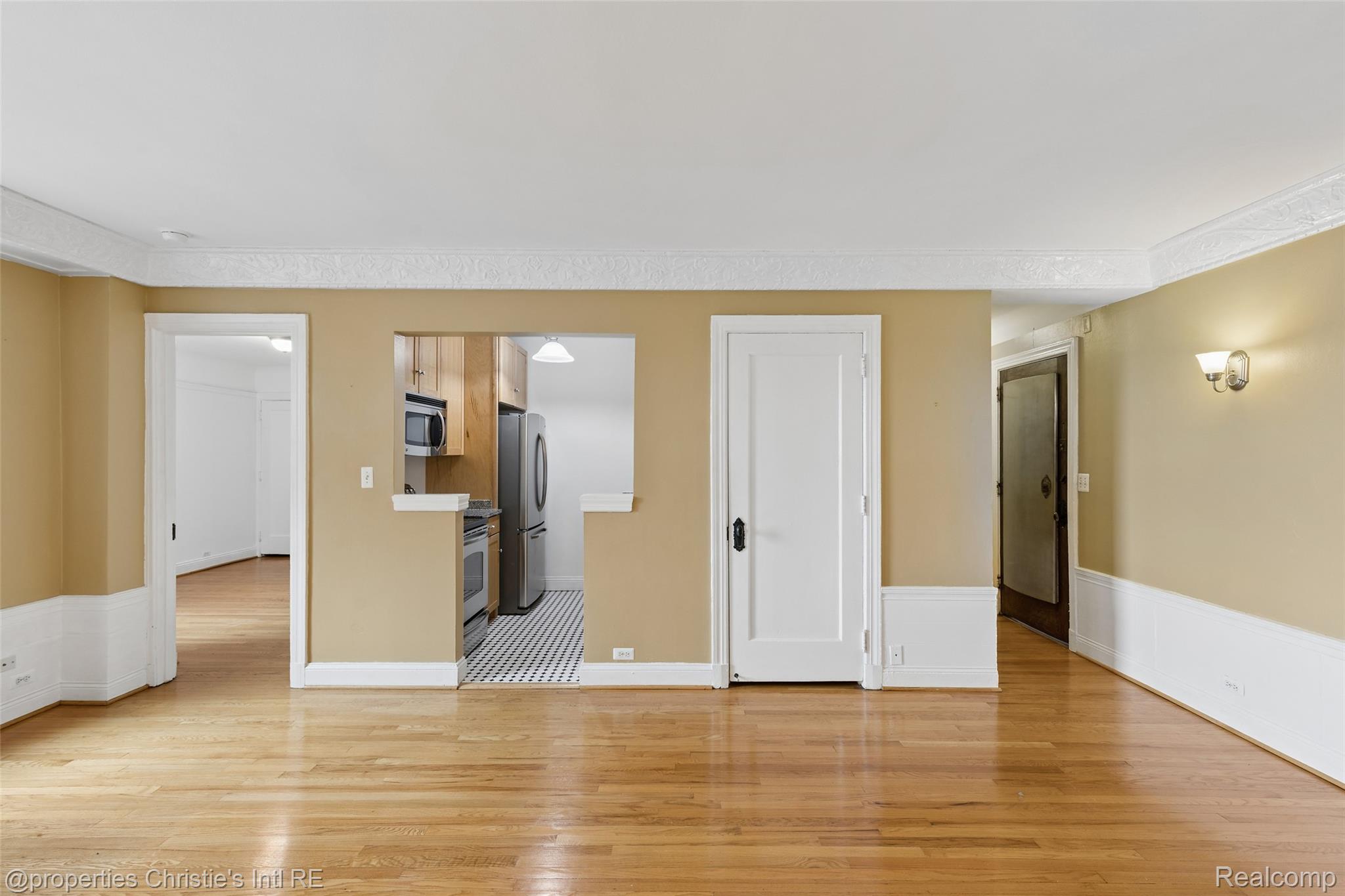 15 E Kirby Street 1107 Property Photo 8