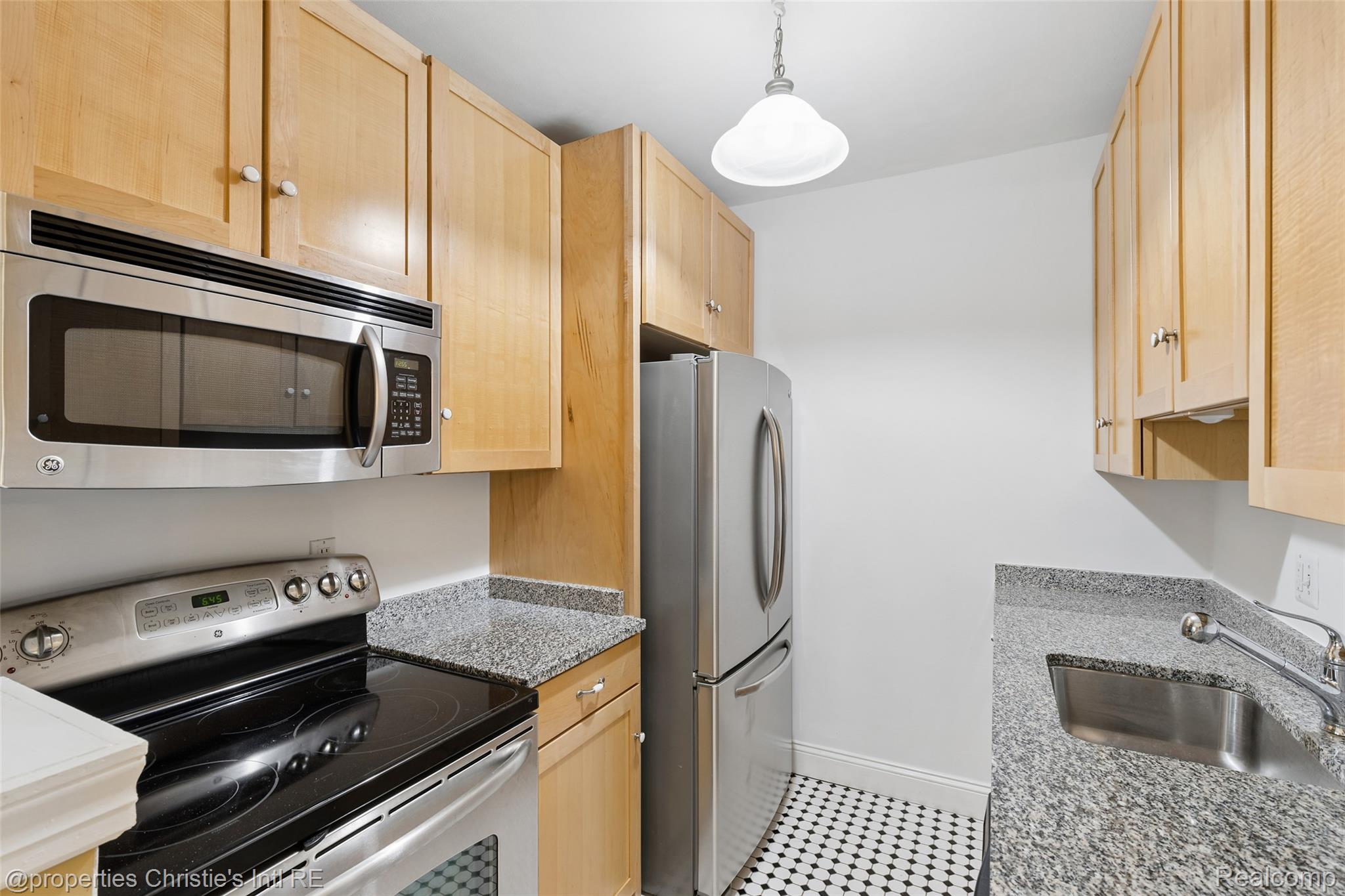 15 E Kirby Street 1107 Property Photo 12