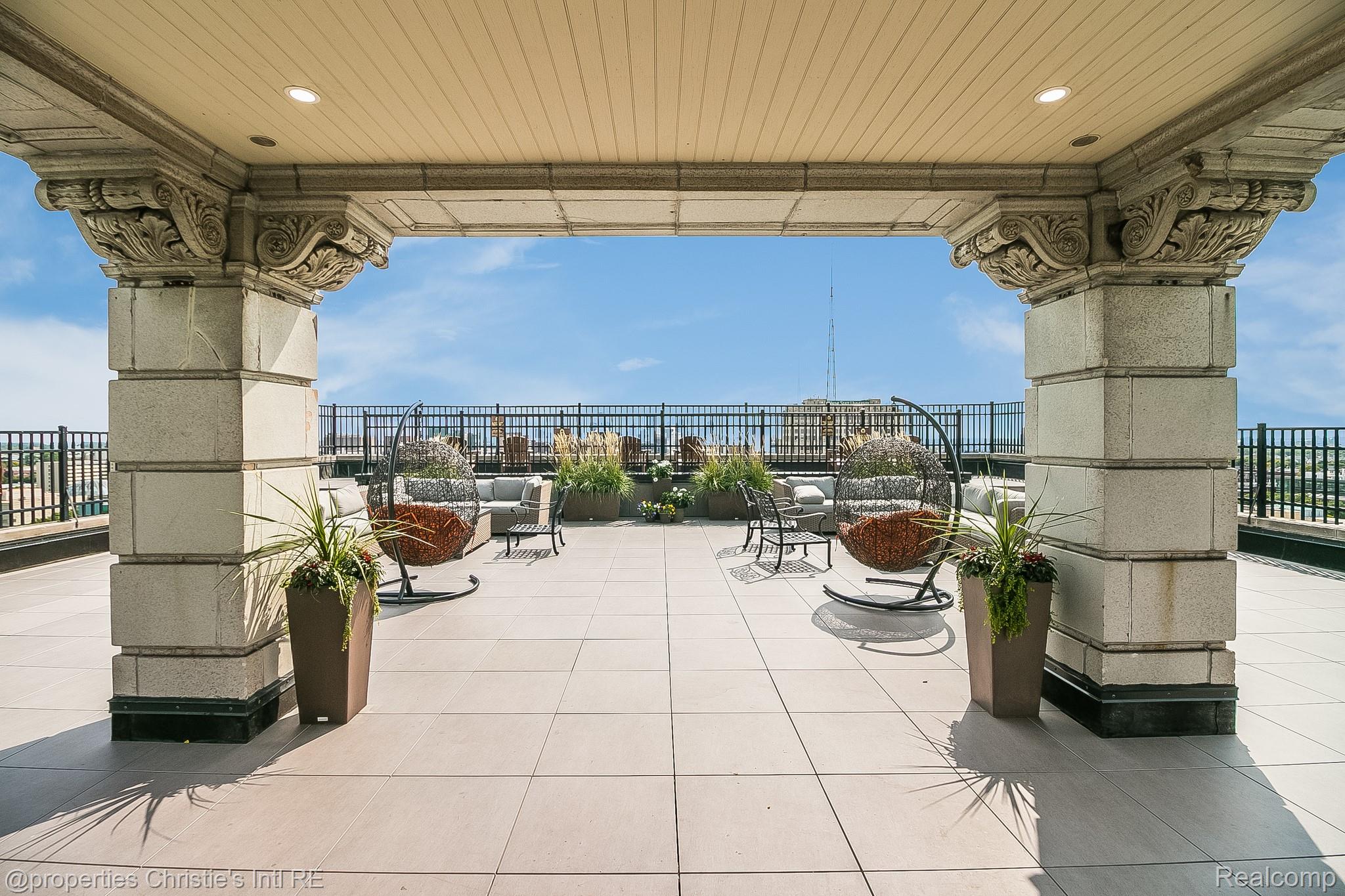 15 E Kirby Street 1107 Property Photo 27