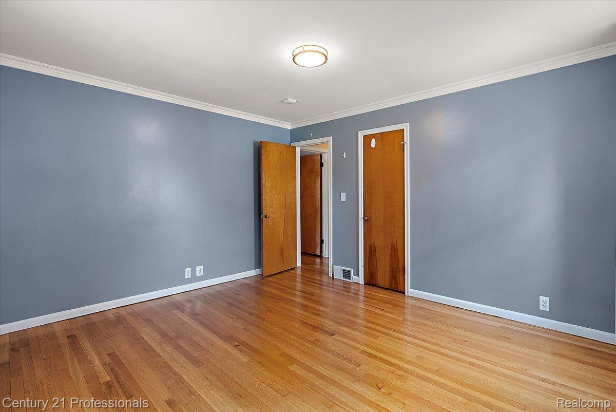 607 Lawson Street Property Photo 13