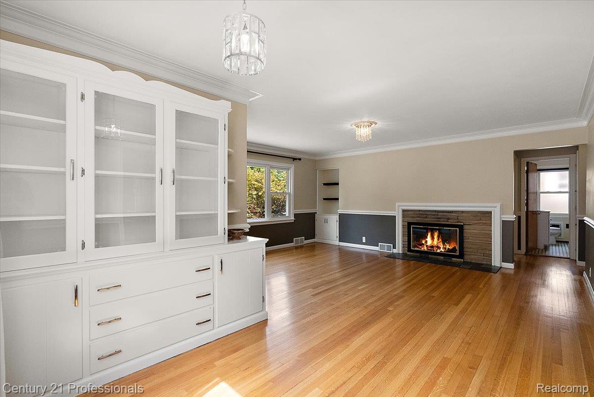 607 Lawson Street Property Photo 16