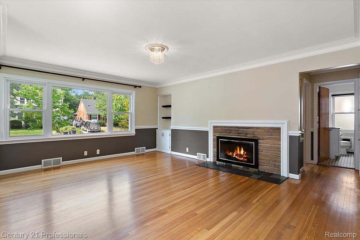 607 Lawson Street Property Photo 17