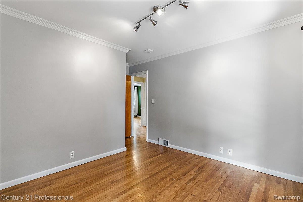 607 Lawson Street Property Photo 26