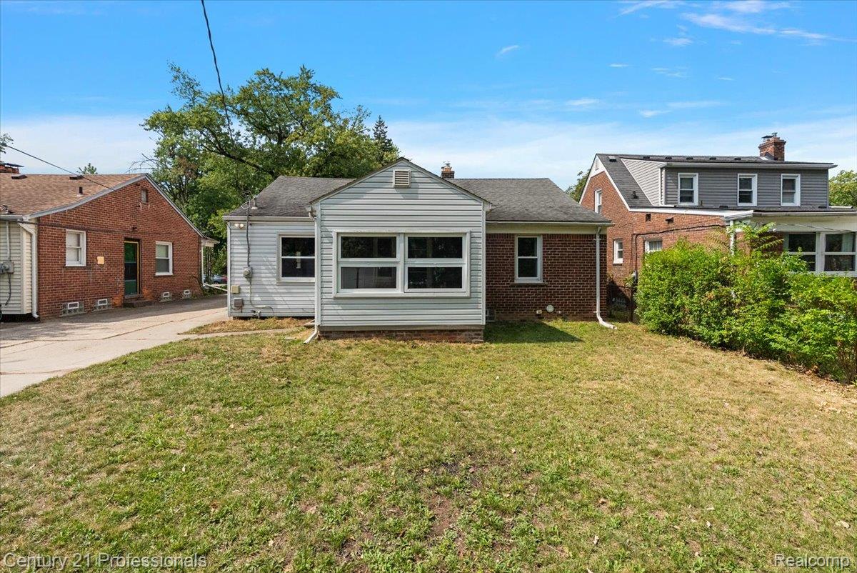 607 Lawson Street Property Photo 36