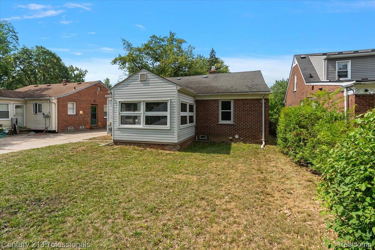 607 Lawson Street Property Photo 37