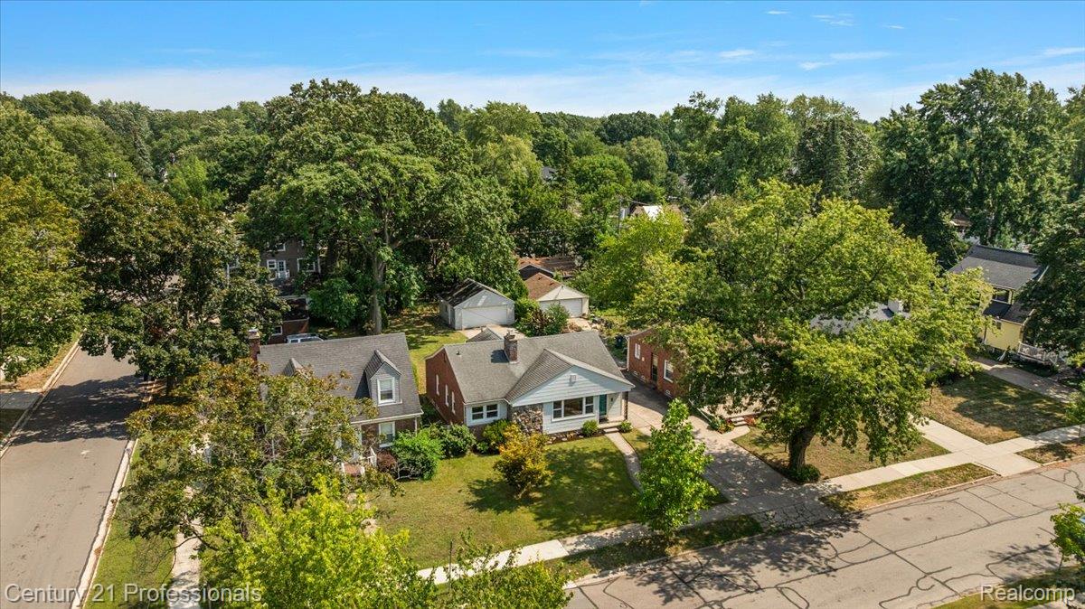 607 Lawson Street Property Photo 40