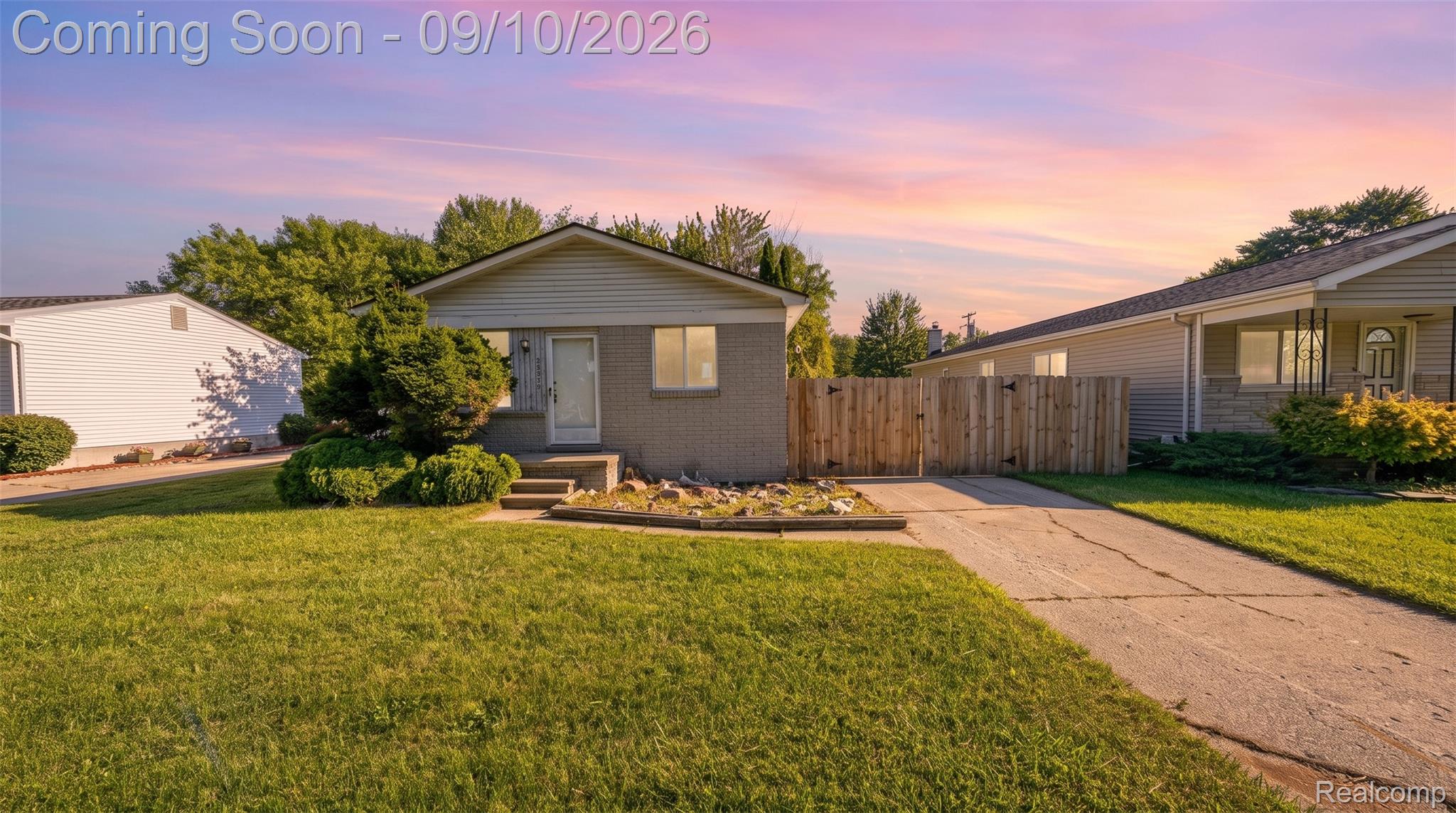 24935 Trombley Street Property Photo 1