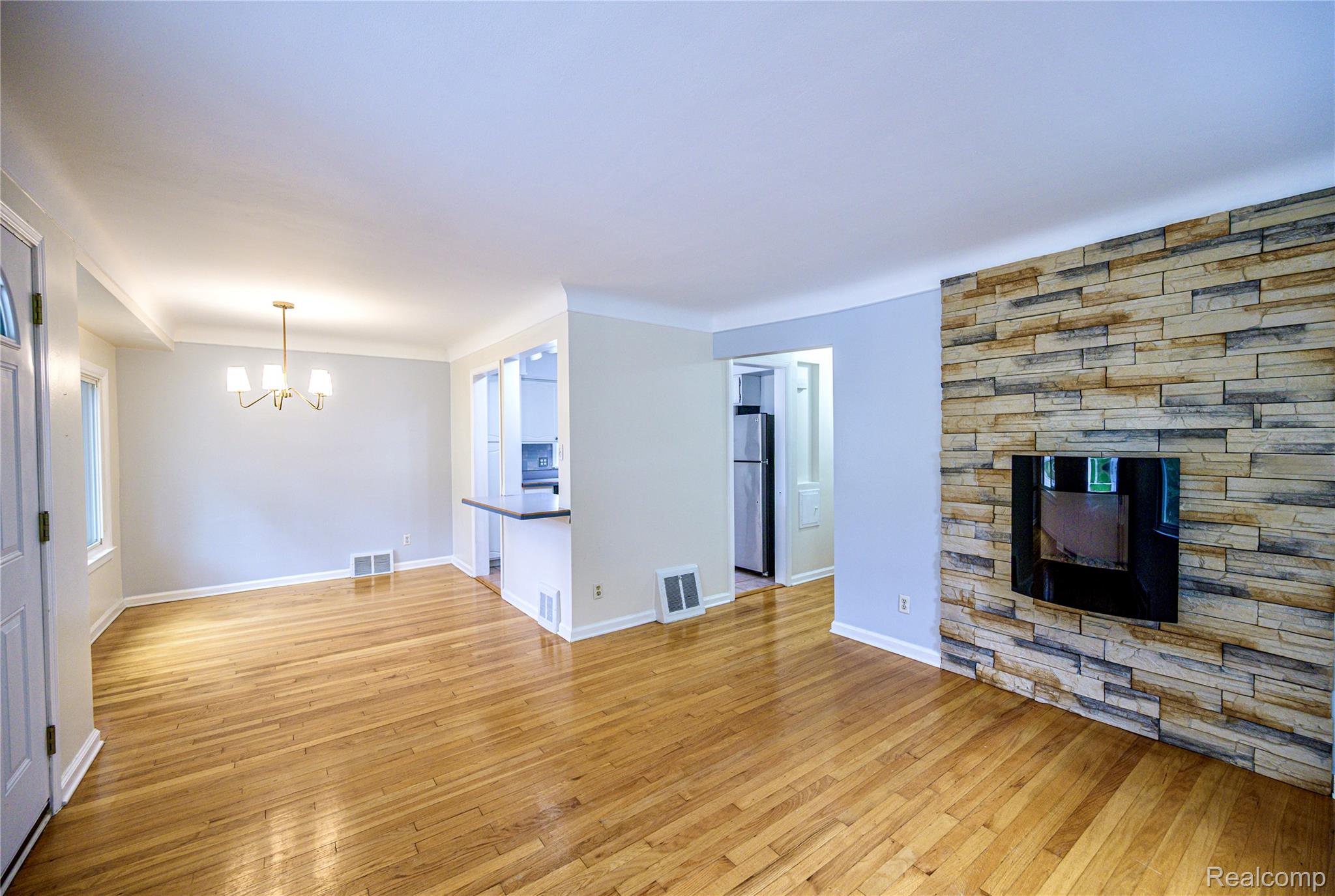 505 S Minerva Avenue Property Photo 9