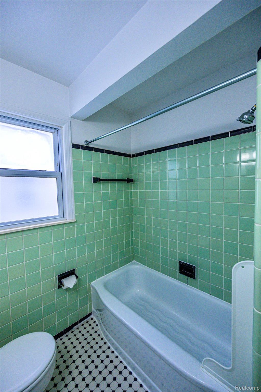 505 S Minerva Avenue Property Photo 14