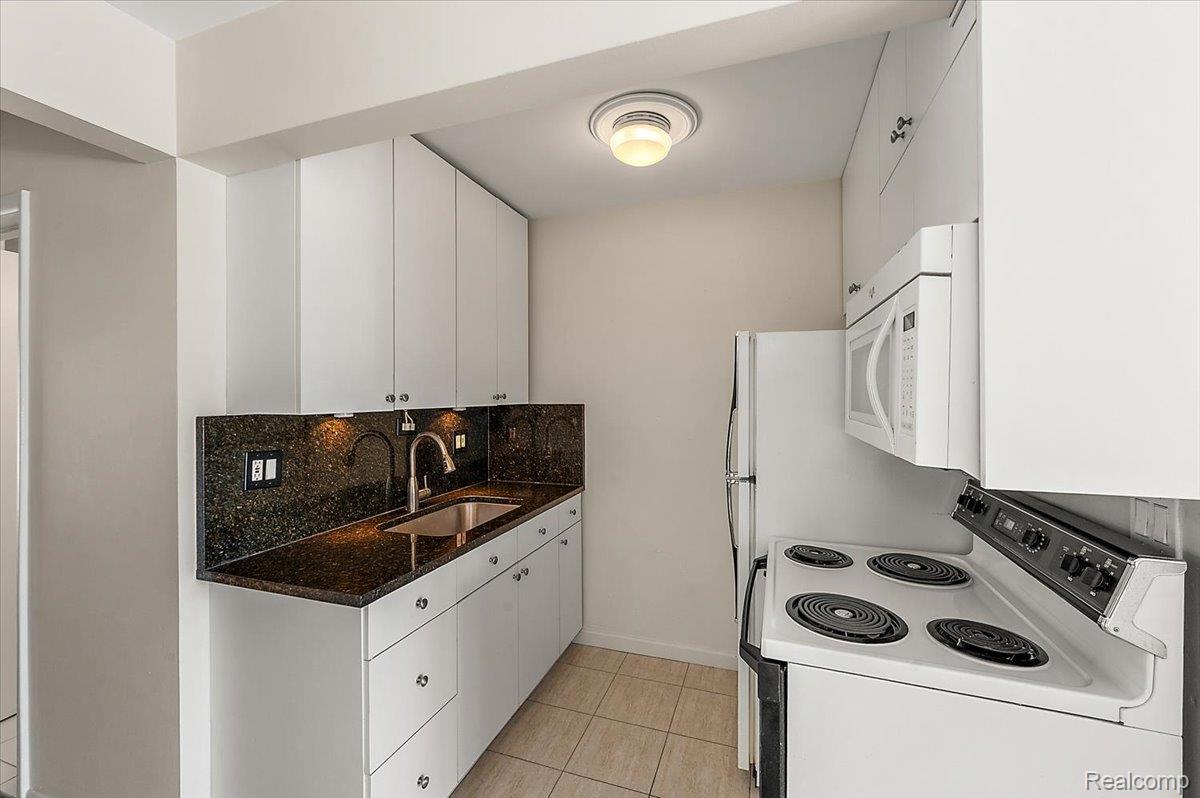 2820 Woodslee Drive 308 Property Photo 14