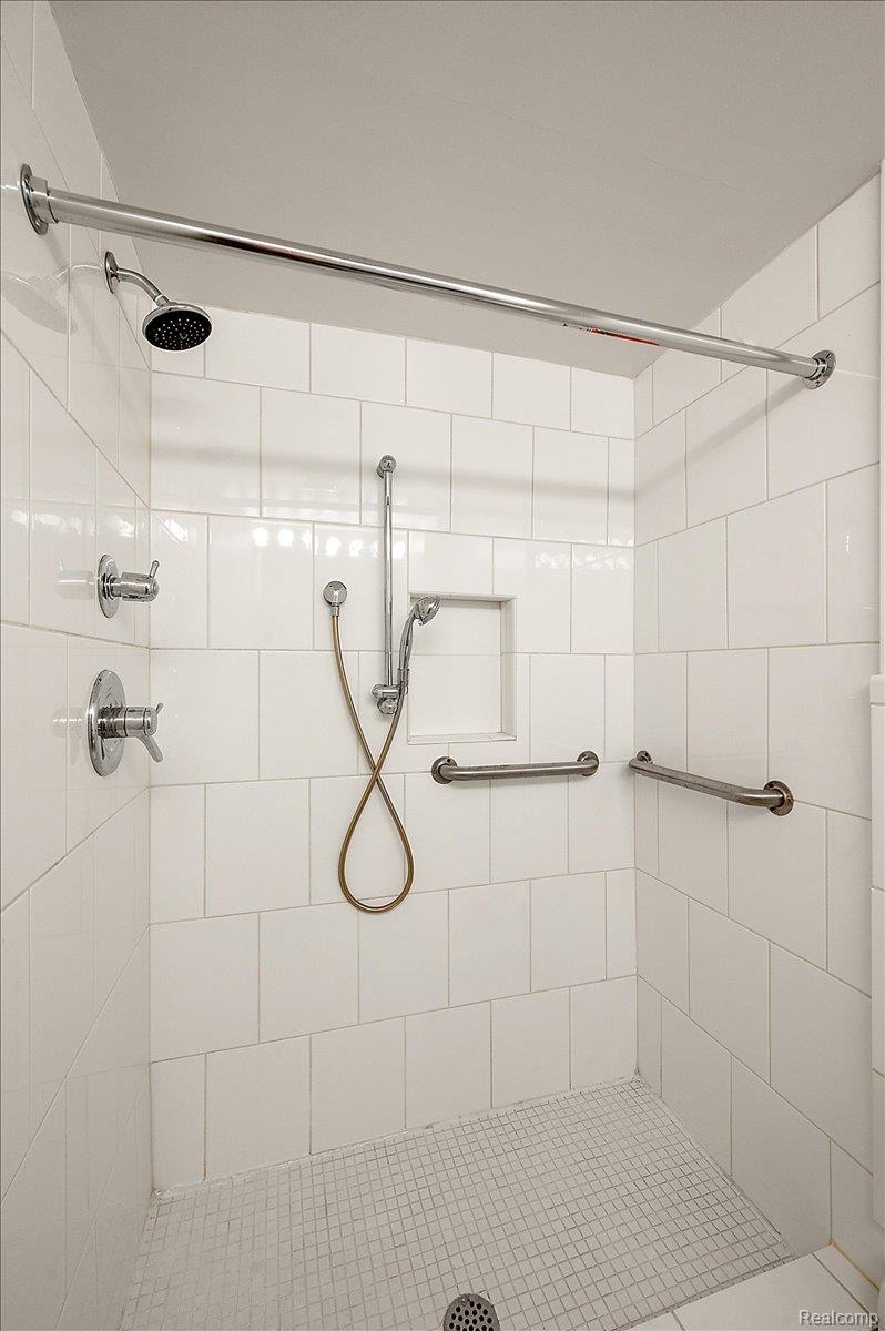 2820 Woodslee Drive 308 Property Photo 17
