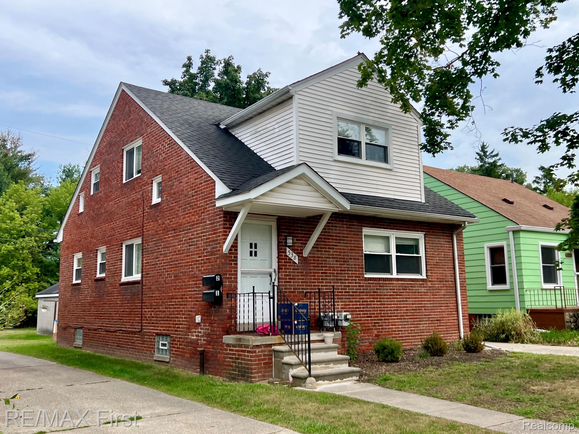 538 Laprairie Street Property Photo 1