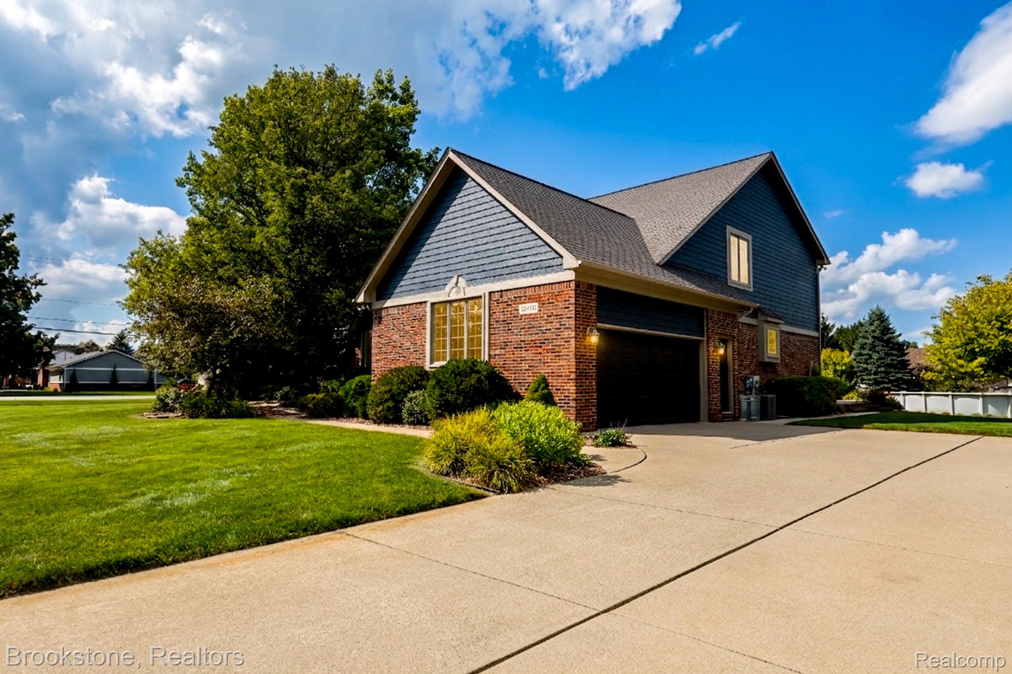 12657 Boardwalk Drive Property Photo 2