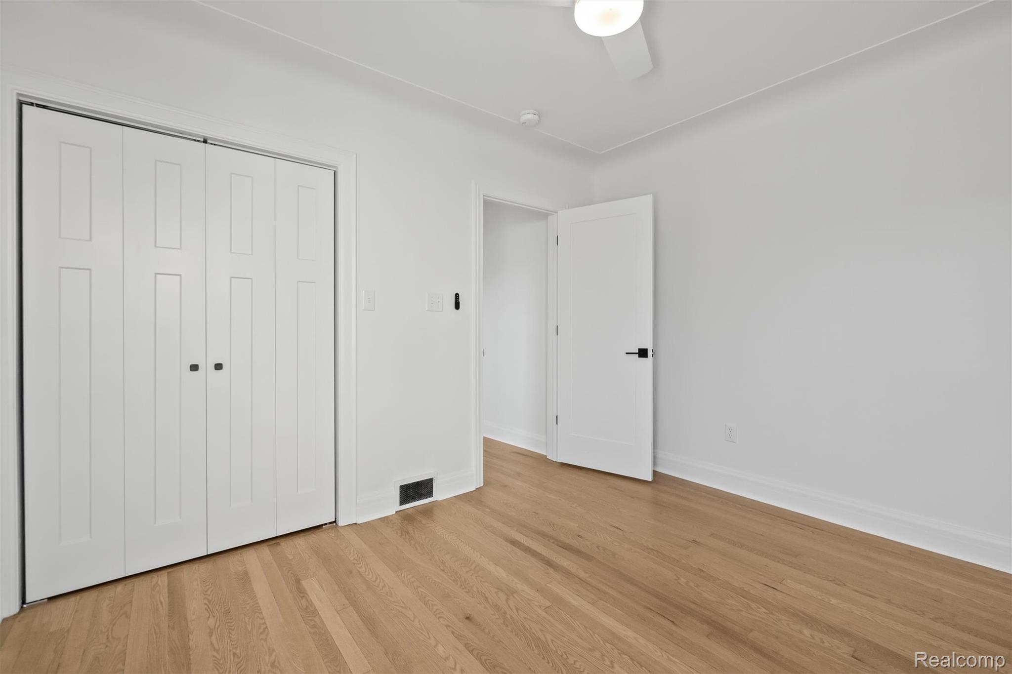 27500 Jefferson Avenue Property Photo 14