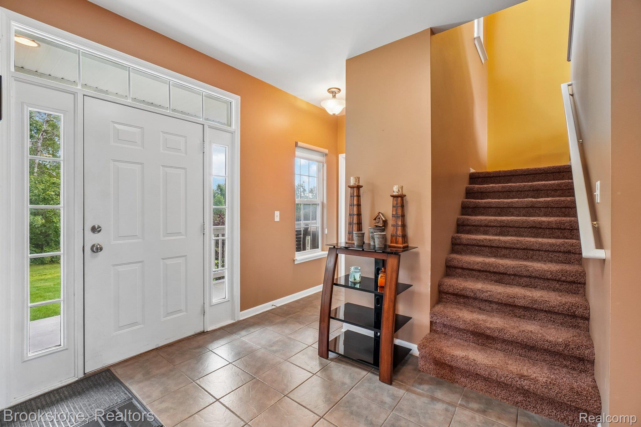 2633 Groveland Road Property Photo 4