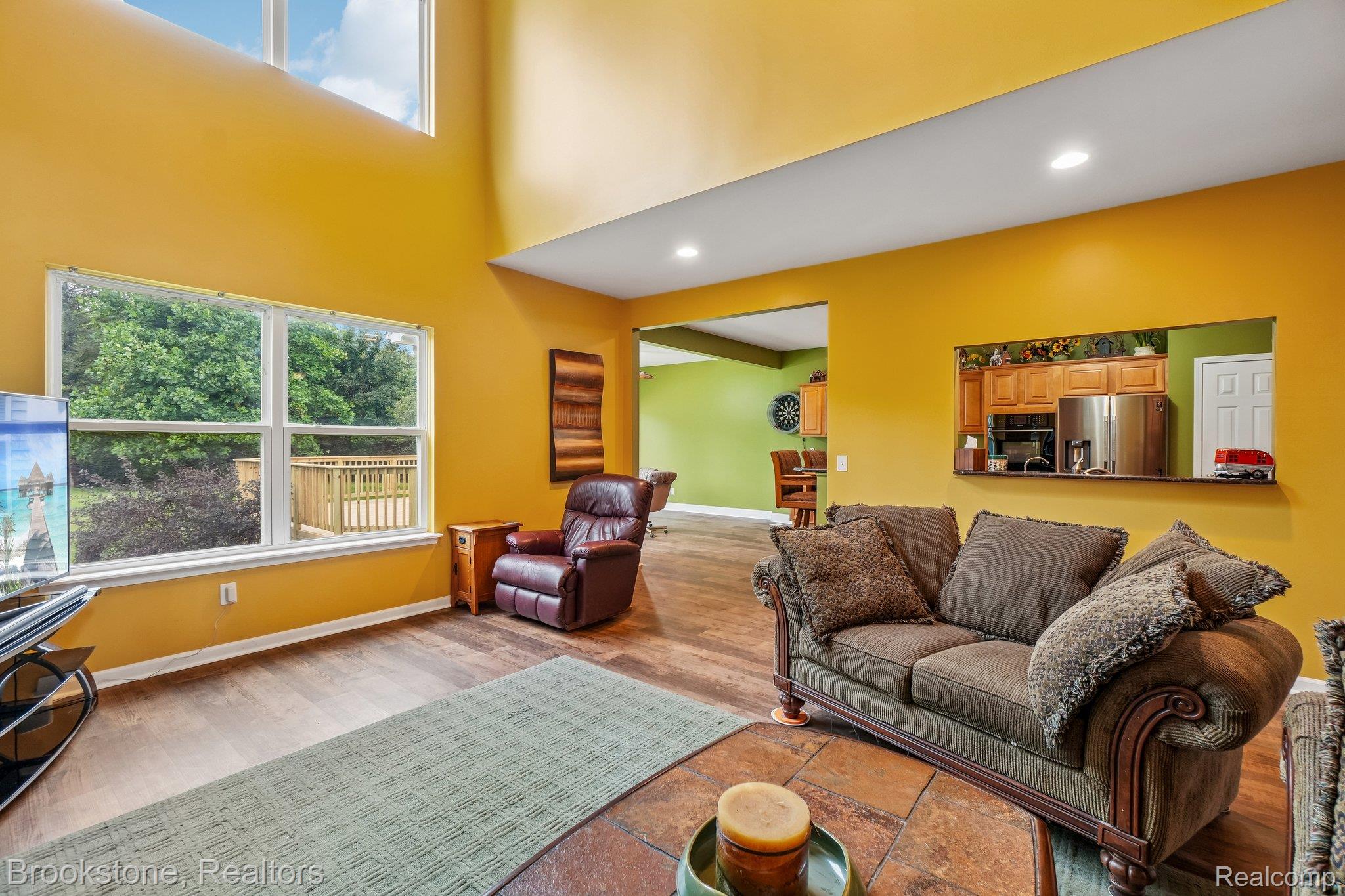 2633 Groveland Road Property Photo 7