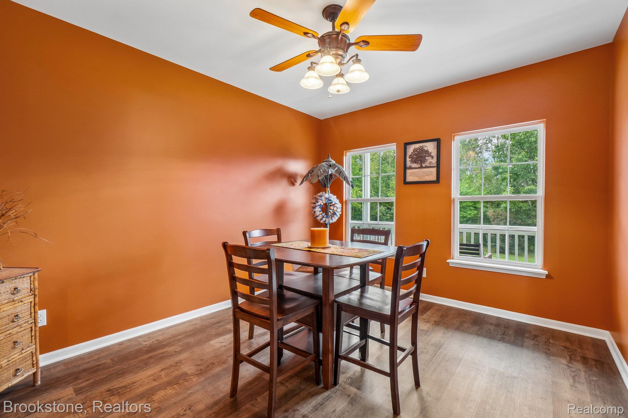 2633 Groveland Road Property Photo 8