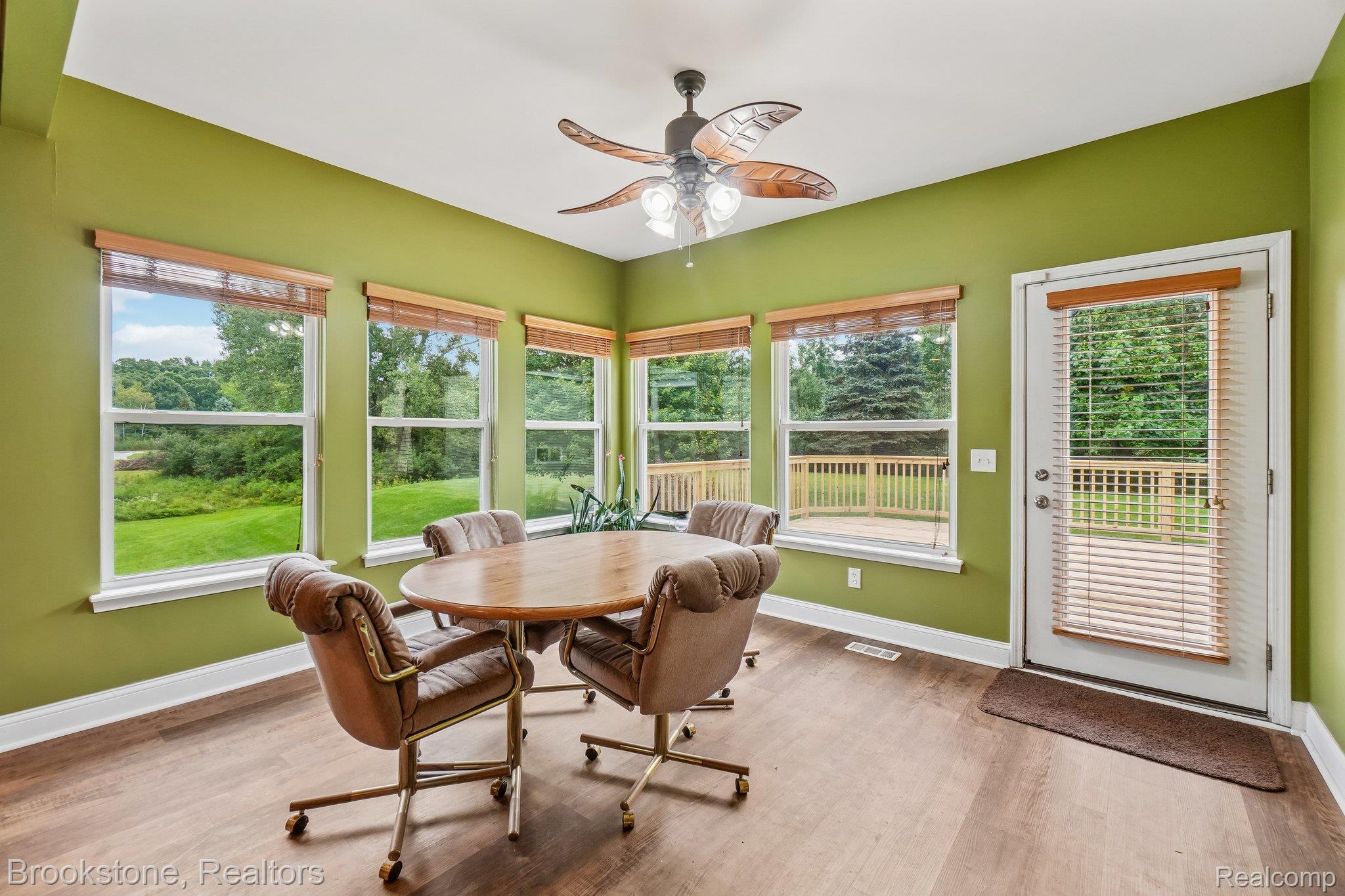 2633 Groveland Road Property Photo 11