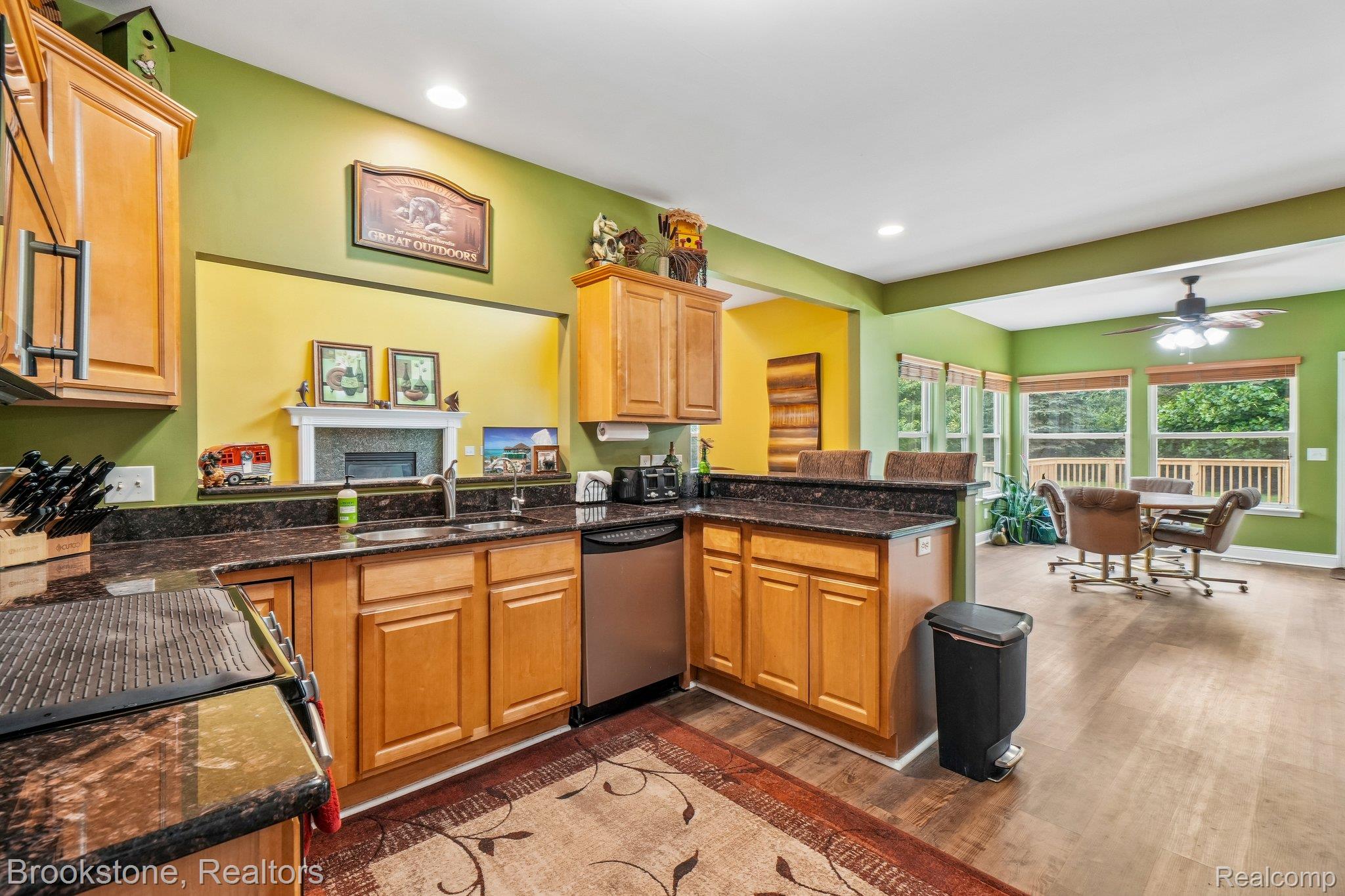 2633 Groveland Road Property Photo 14