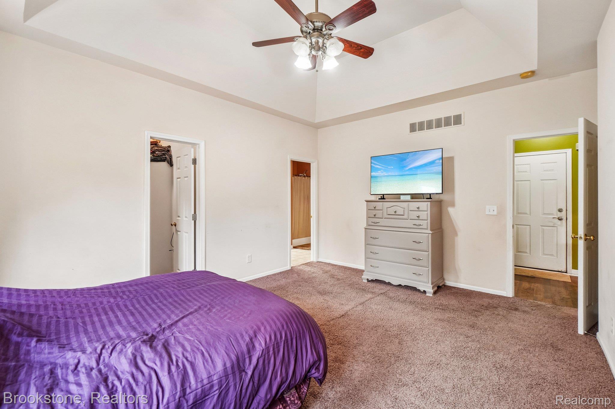2633 Groveland Road Property Photo 17