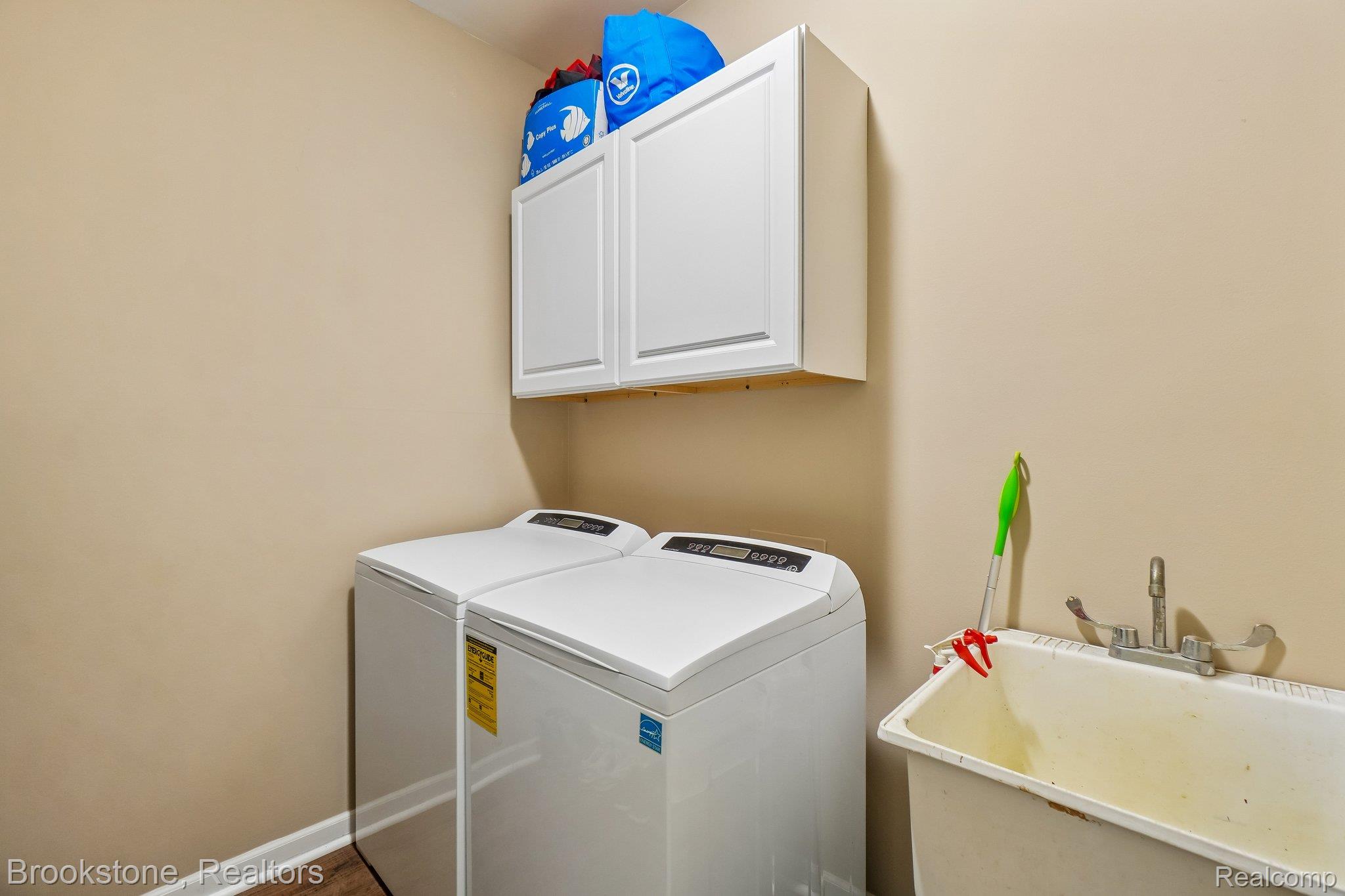 2633 Groveland Road Property Photo 21