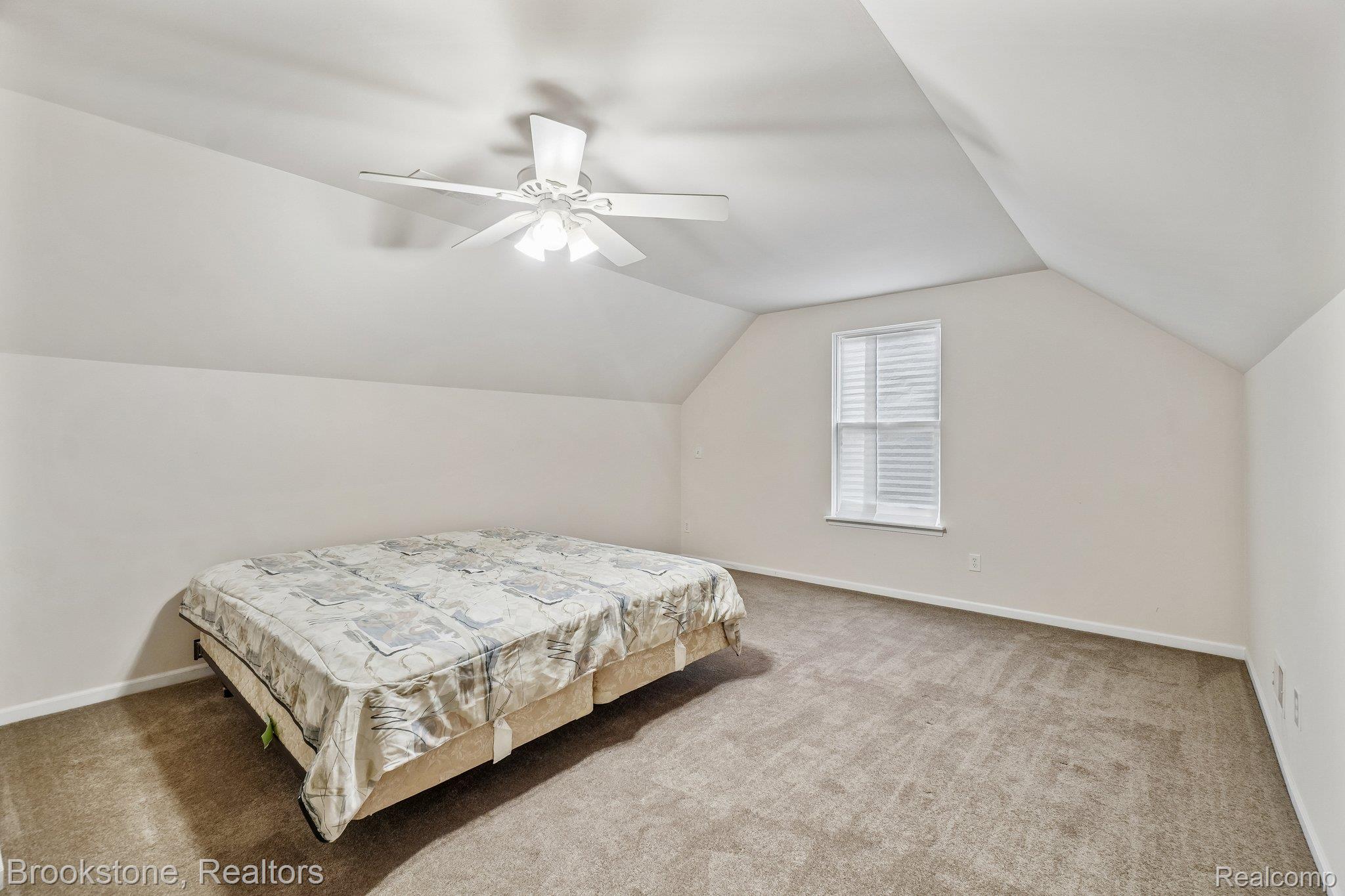 2633 Groveland Road Property Photo 32